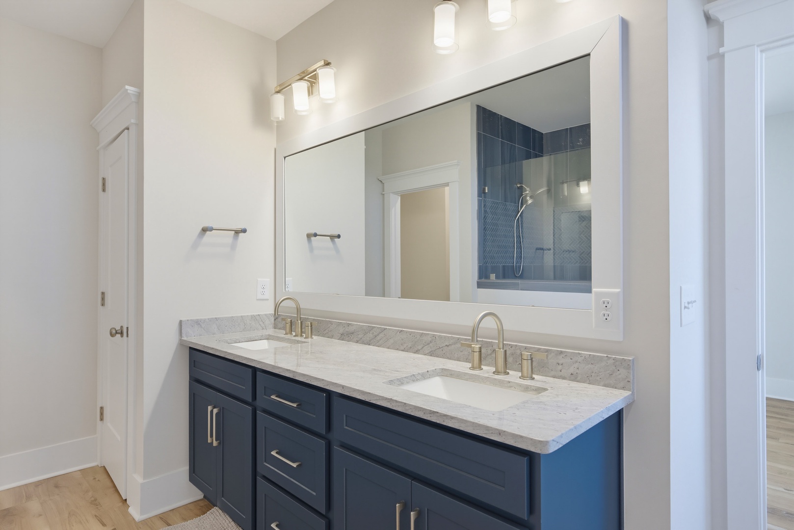 Double Vanity Bath