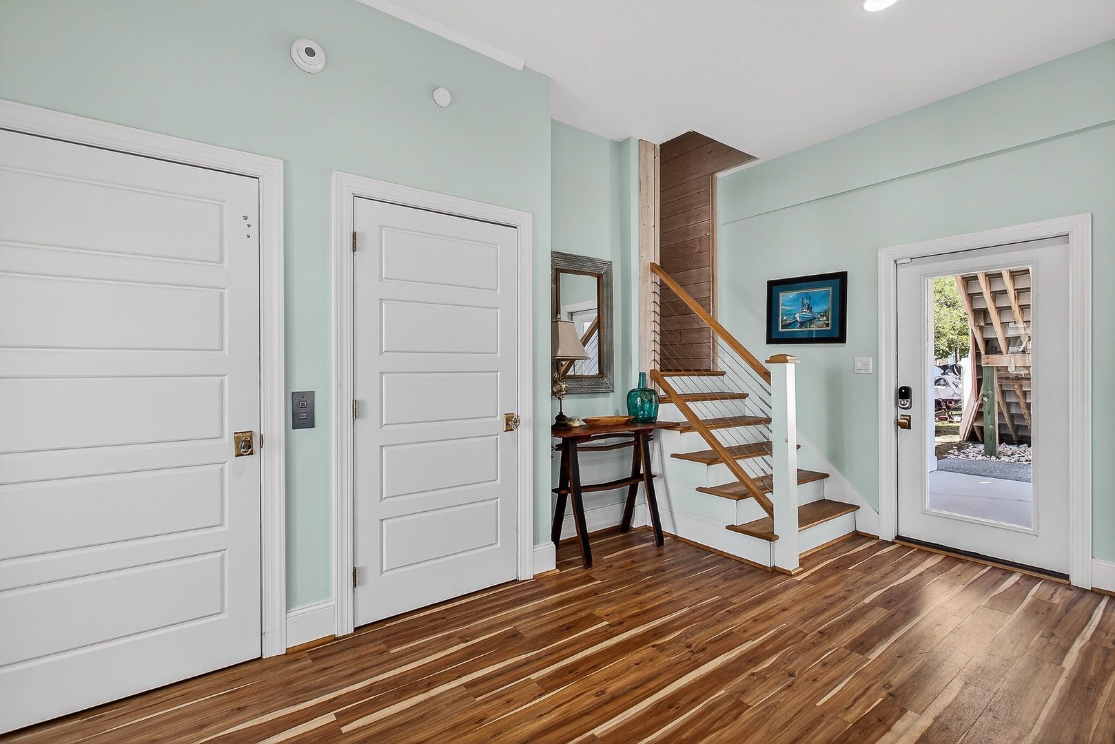Entry staircase