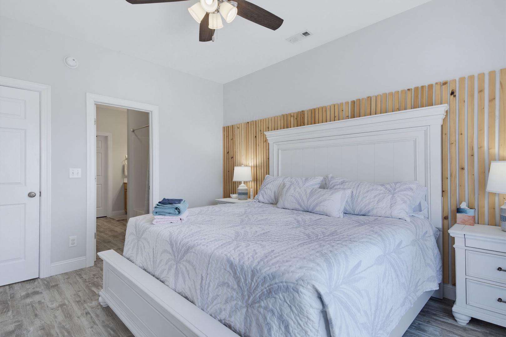 King bedroom 1
