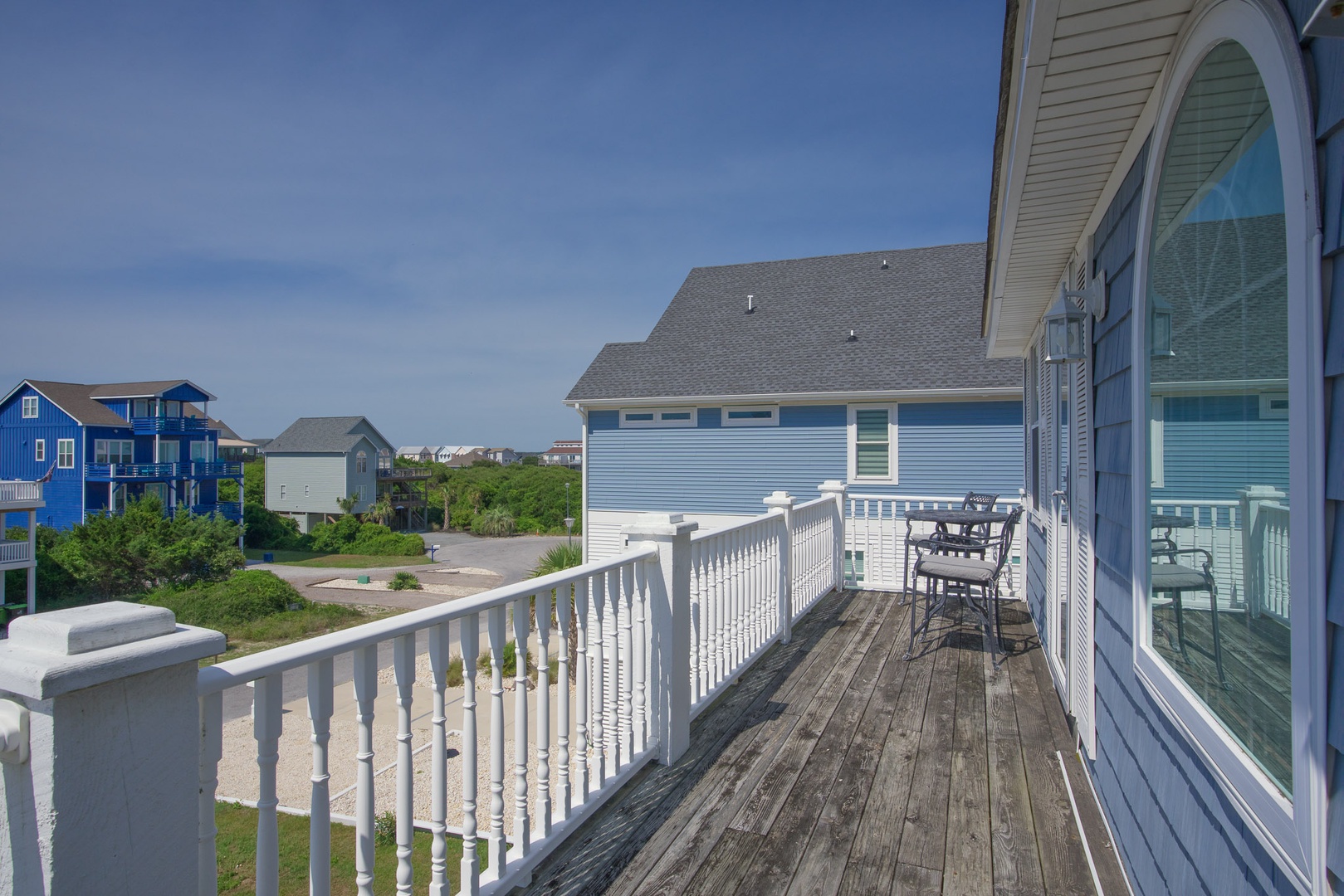Side Deck Neighborhood