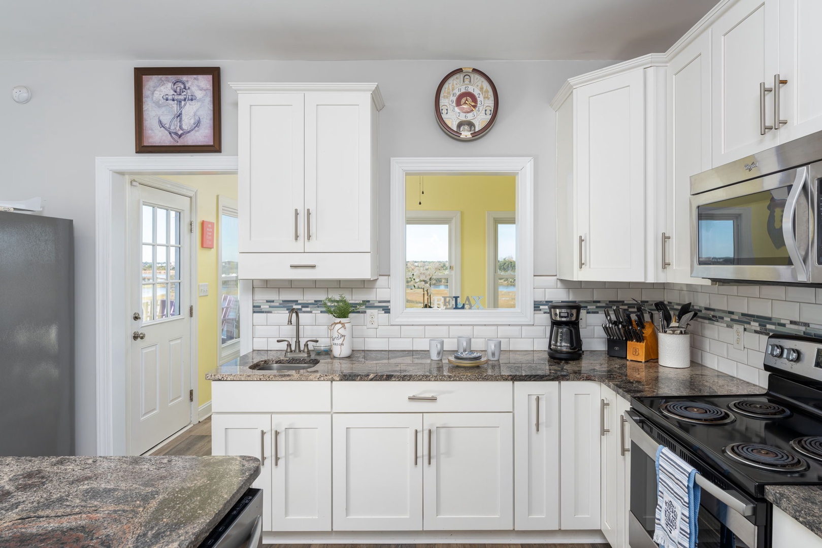 3627 Island Drive sales-listing photo 21