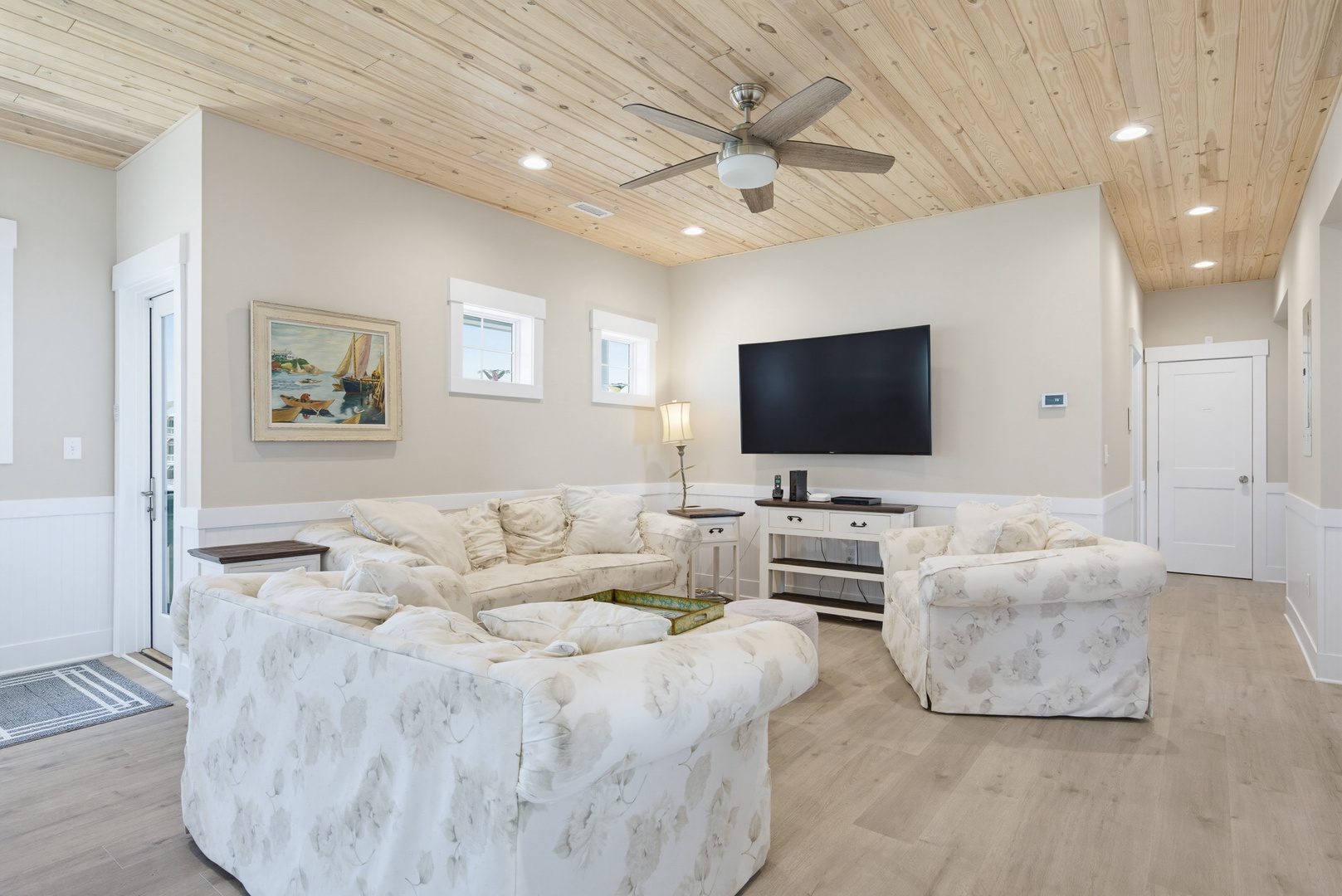 White sofa lounge