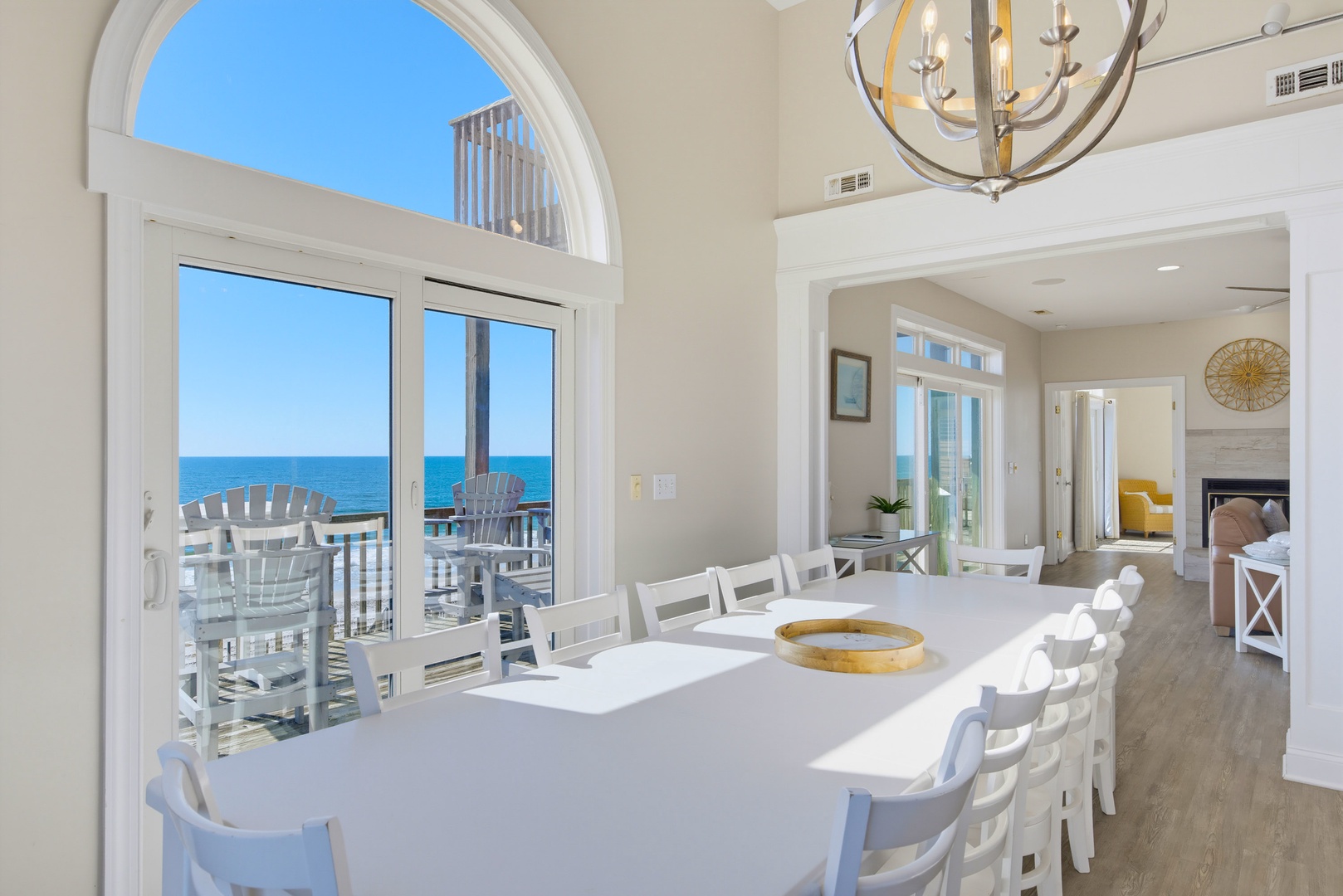 Dining Room Arched Window