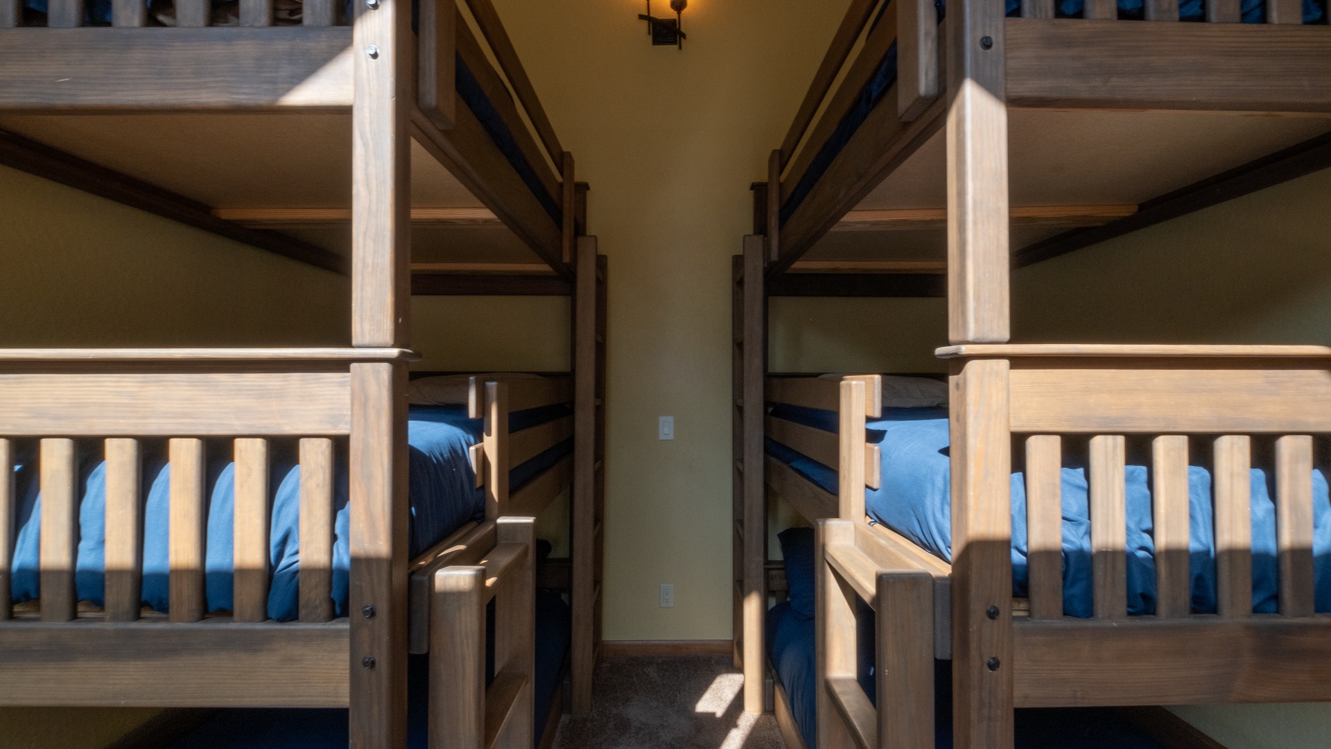 Bunk Room: Tahoe Donner Vacation Lodge