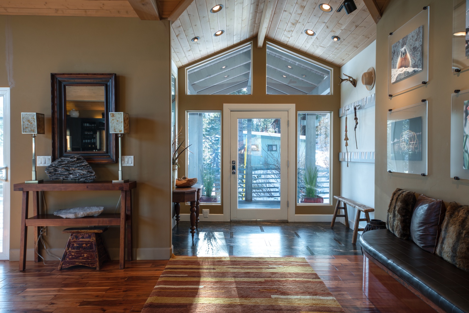 Entrance to the vacation rental: Eagle's Nest Lodge
