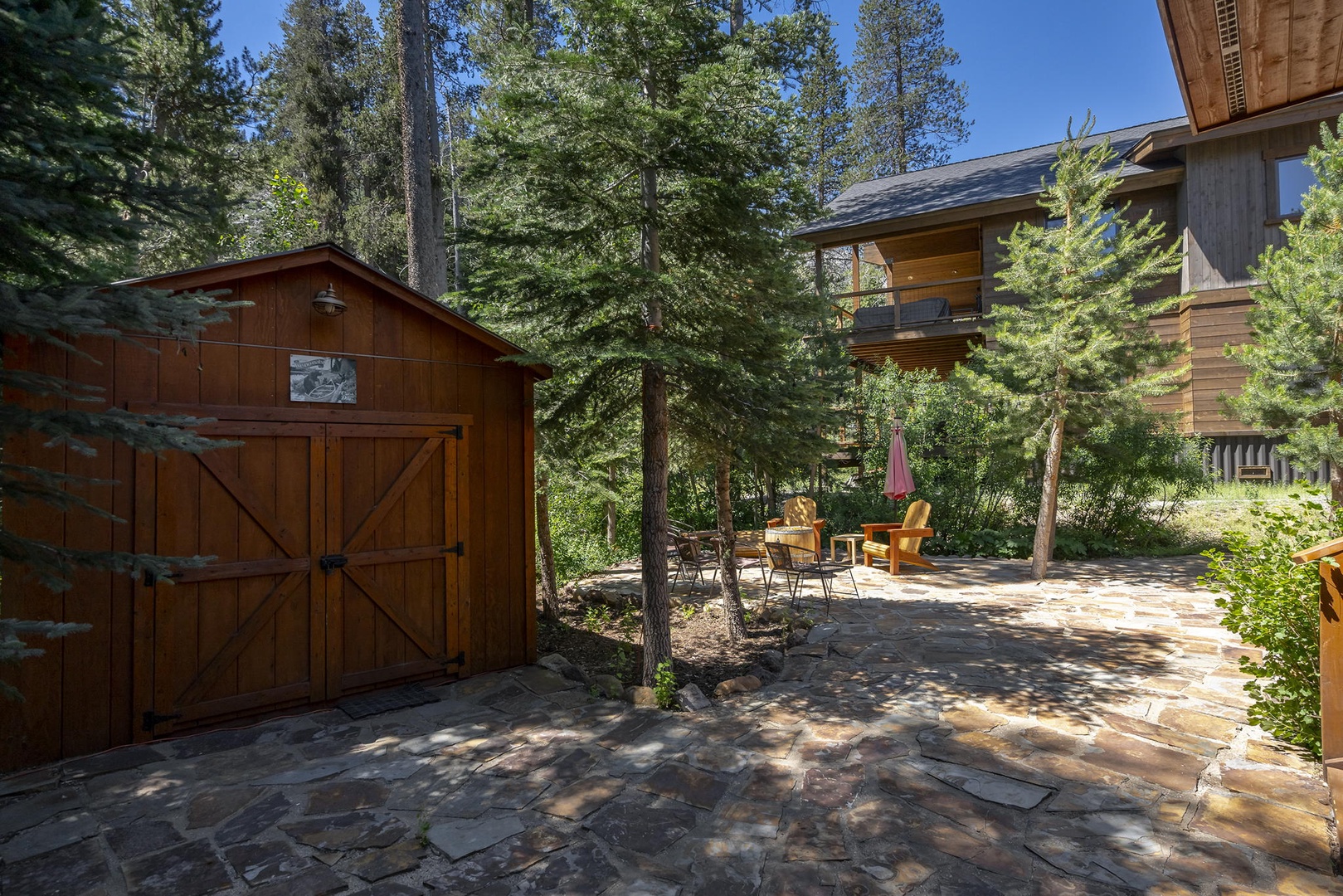 Backyard: 
Donner Lake Vacation Lodge