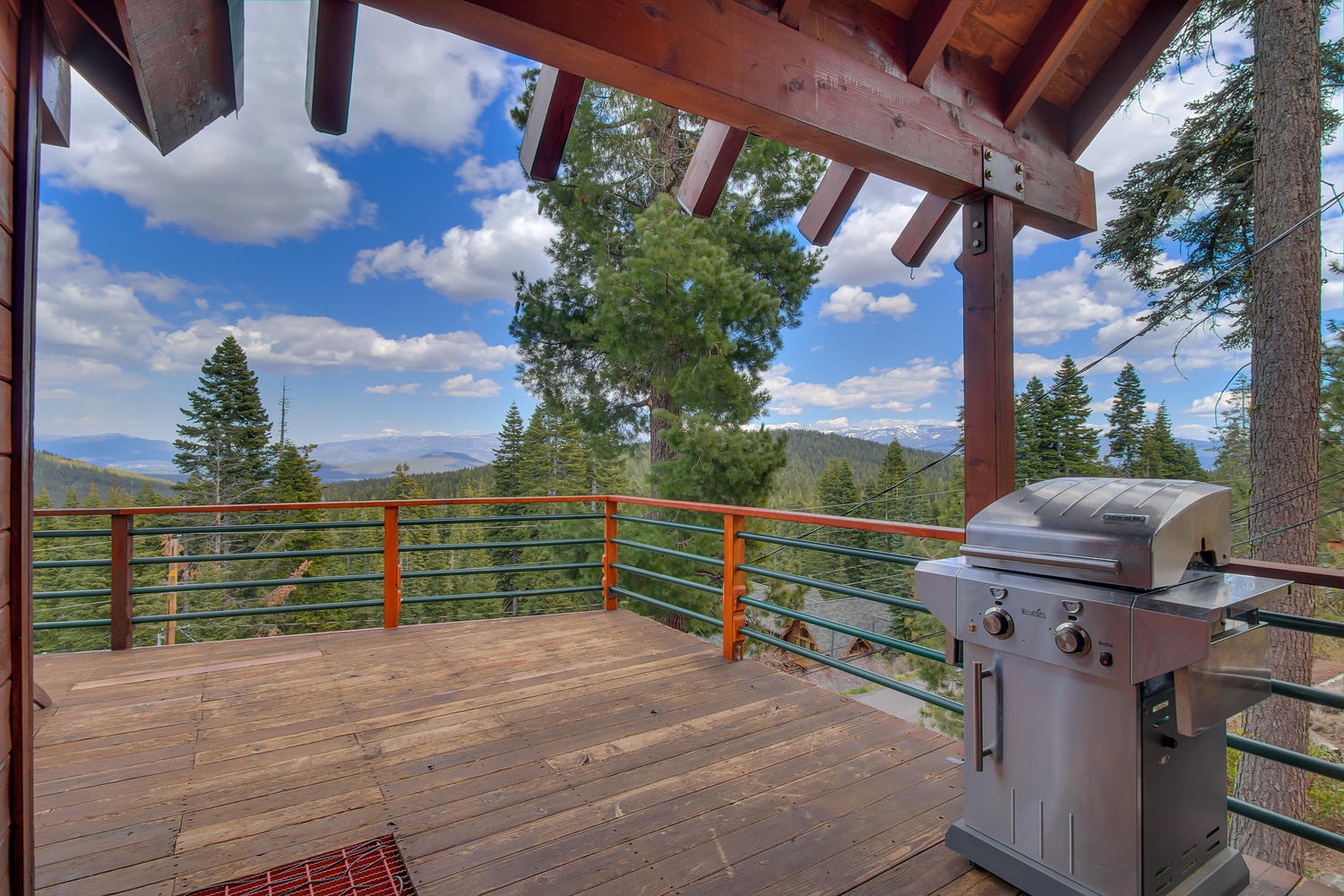 Deck with grill at this cabin in north lake tahoe: Falcon's Eye View Retreat