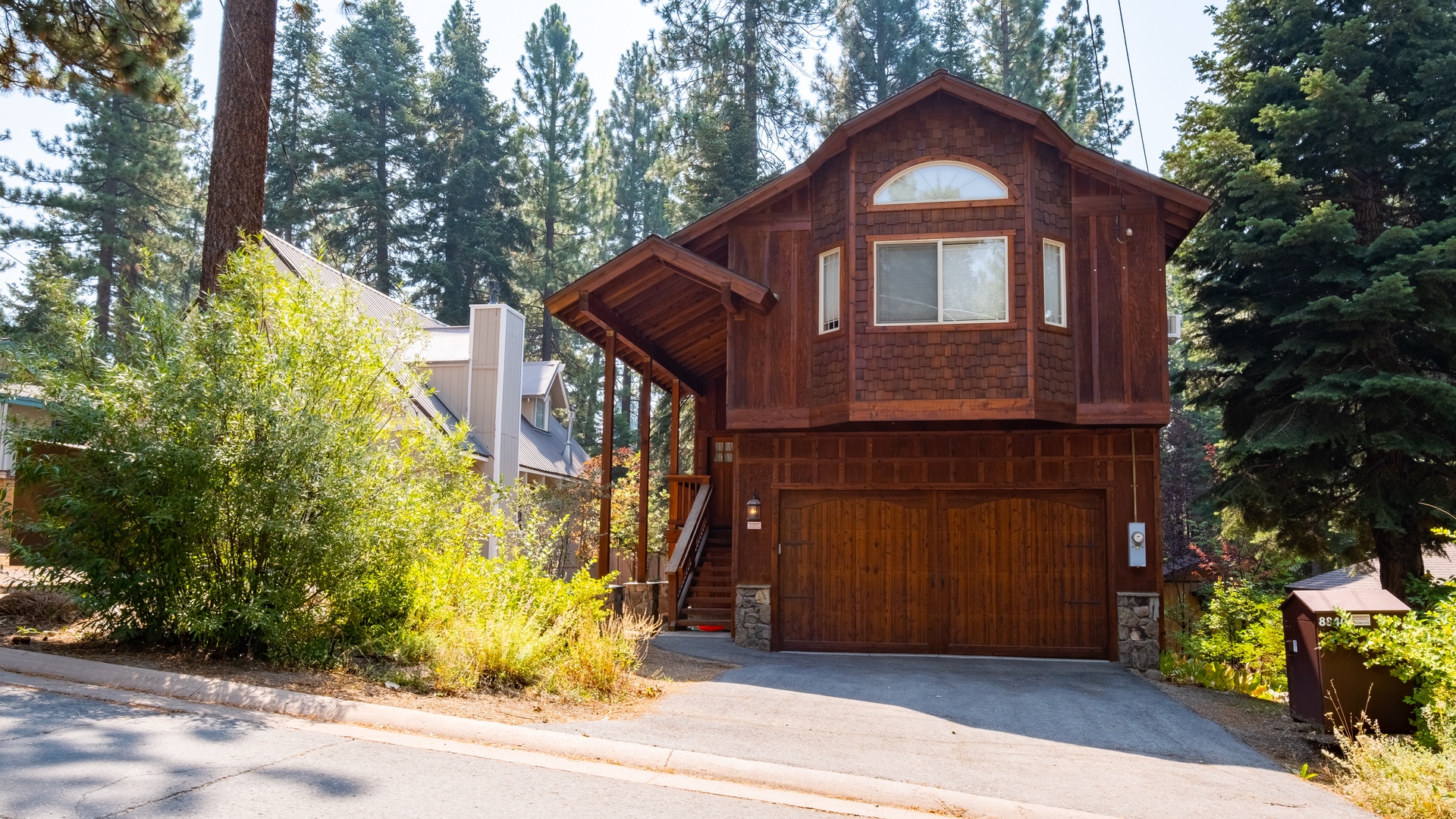 Outside View: North Lake Tahoe Vacation Lodge