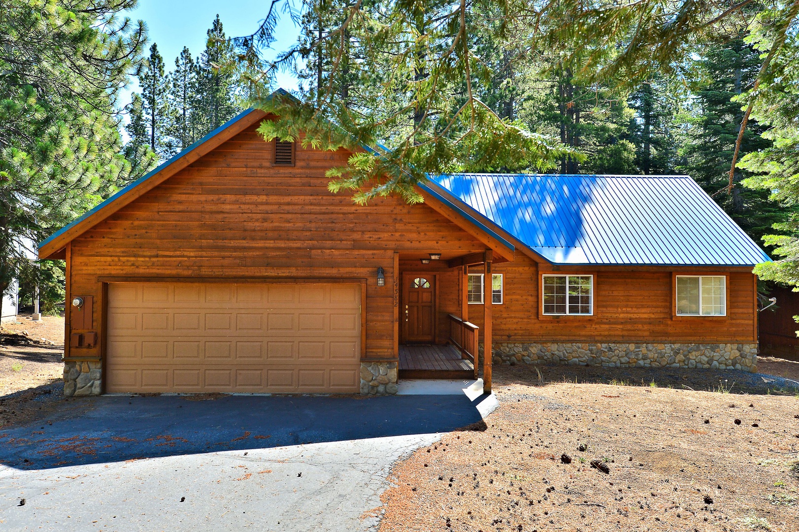 Front view of the Rental: Three Pines Family Cabin