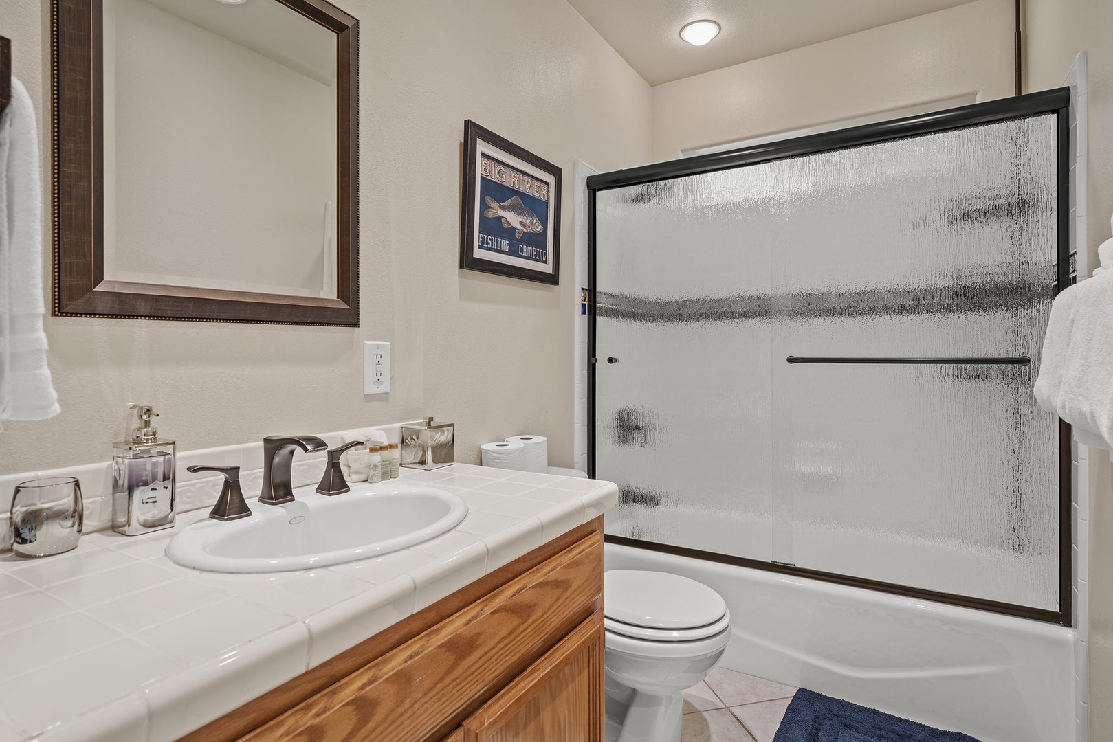 Shared bathroom: Mountain Relaxation Haven