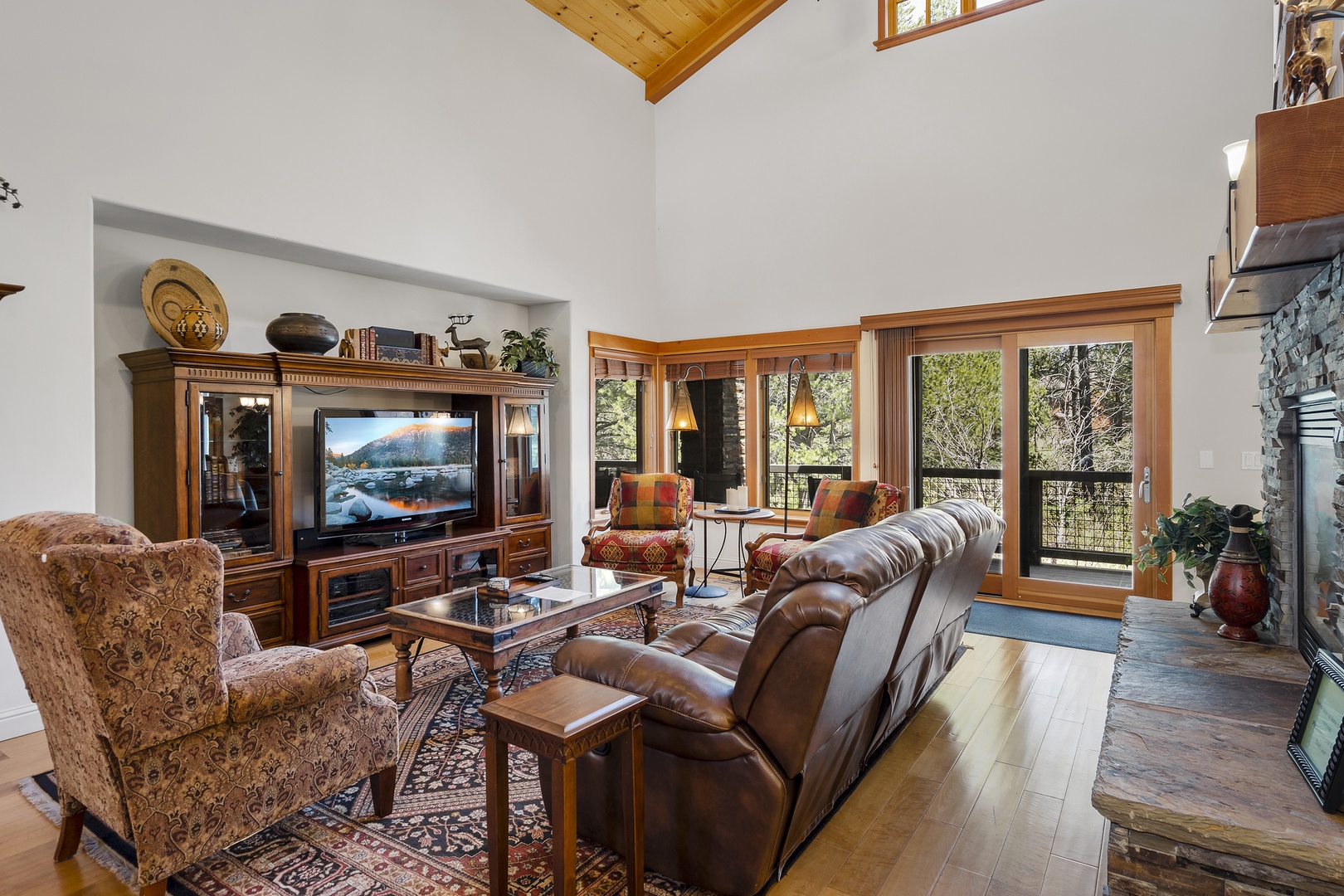 TV Room: Pinyon Creek Upscale Vacation Retreat