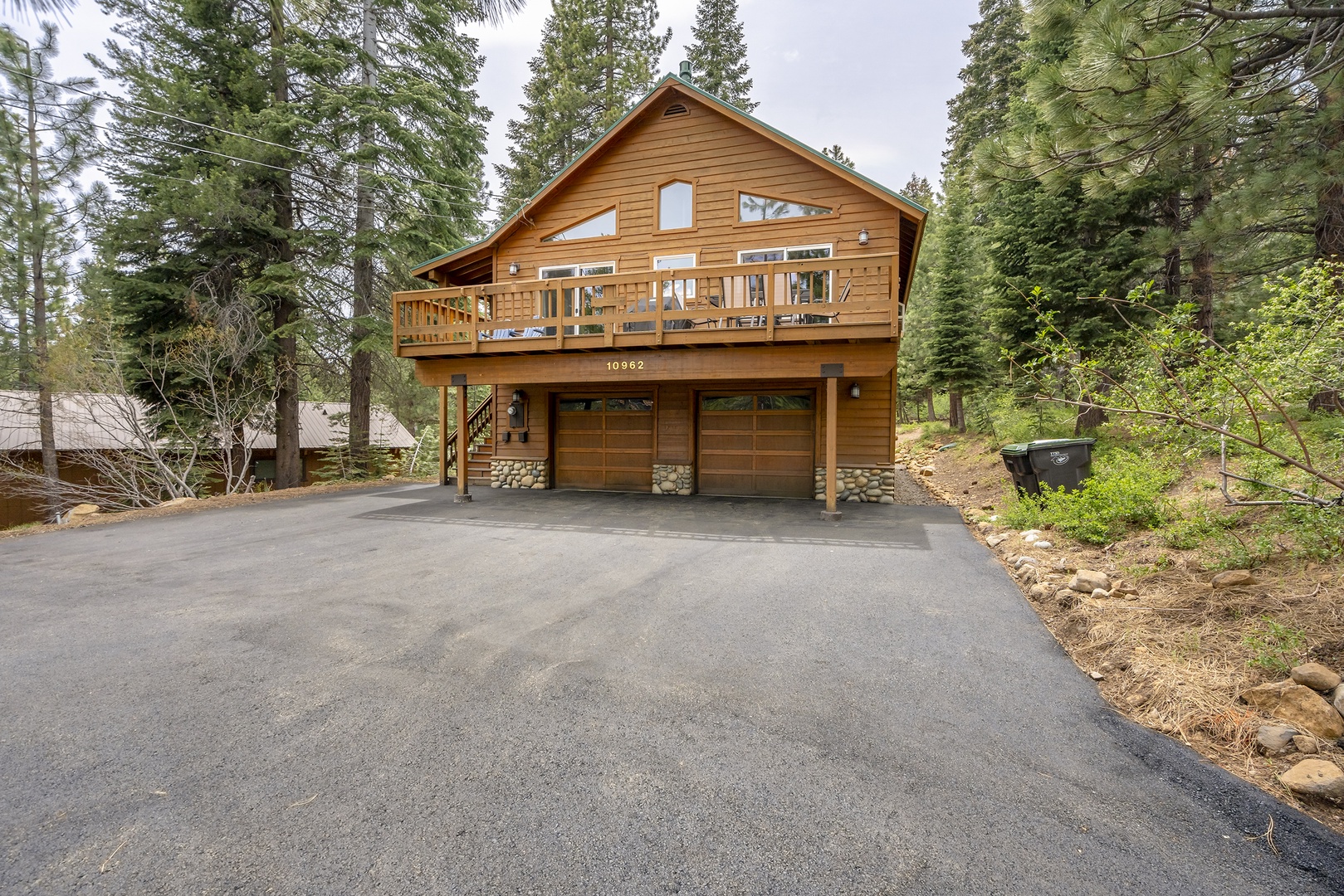 Outside View: Exquisite Alpine Chalet