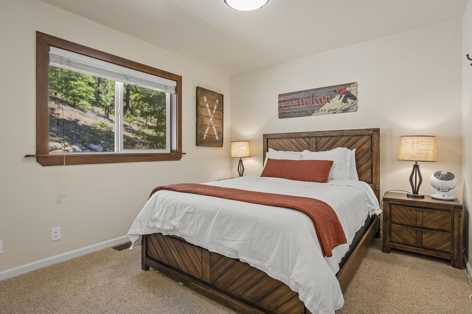 Guest Room: Mountain Relaxation Haven