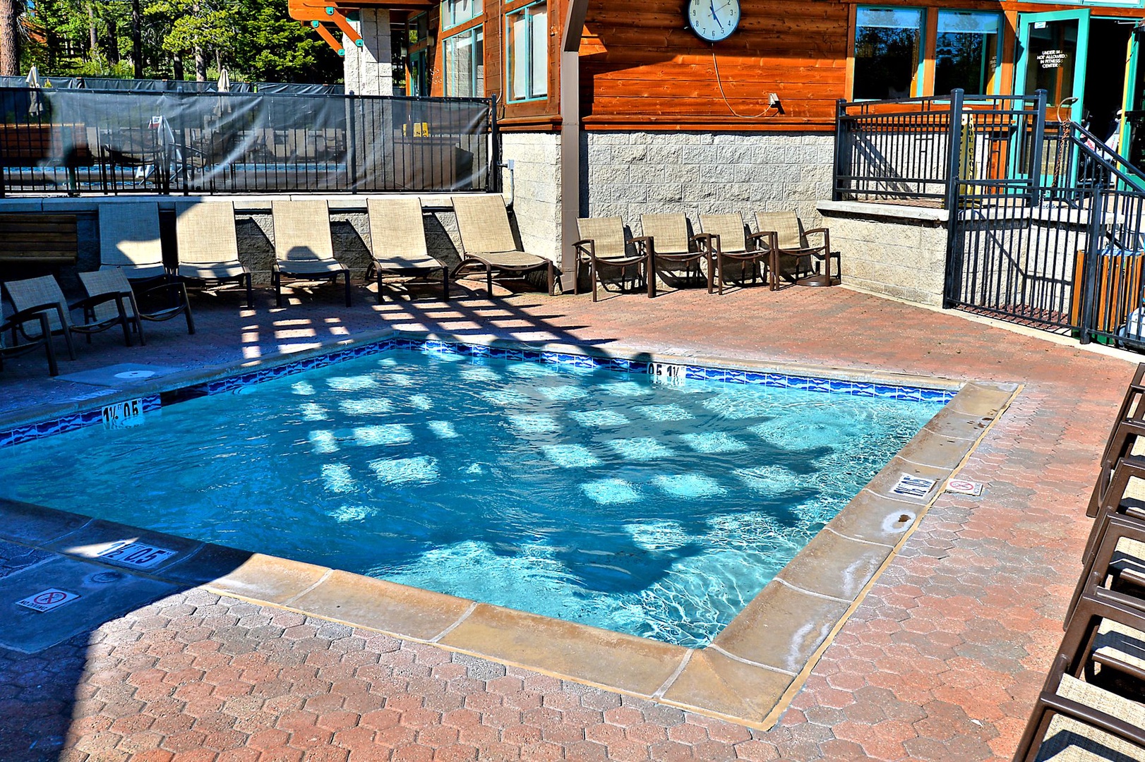 Trout Creek Rec Center Hot  Tub: Three Pines Family Cabin