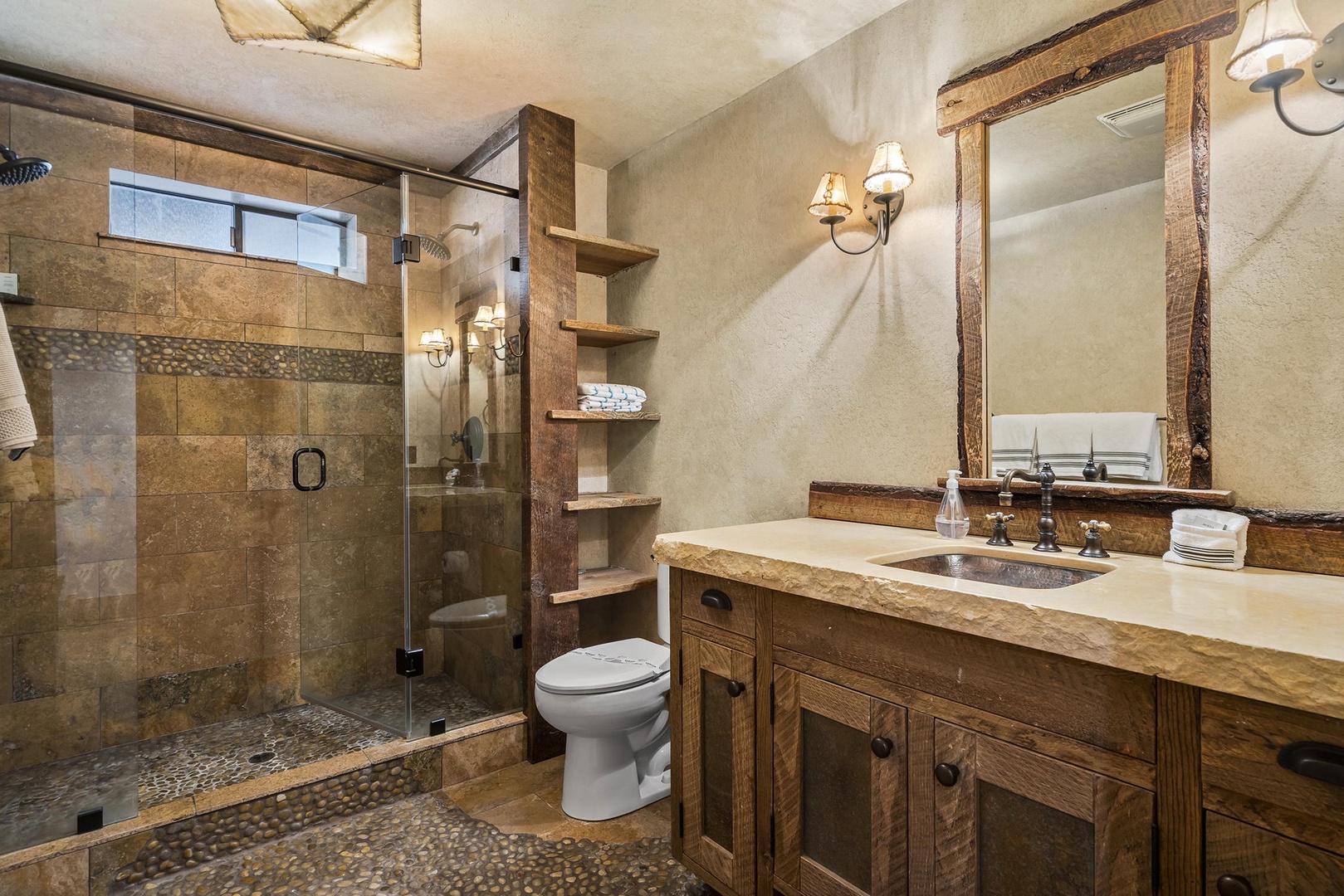 Guest Bathroom: Lakeview Mountaintop Chateau