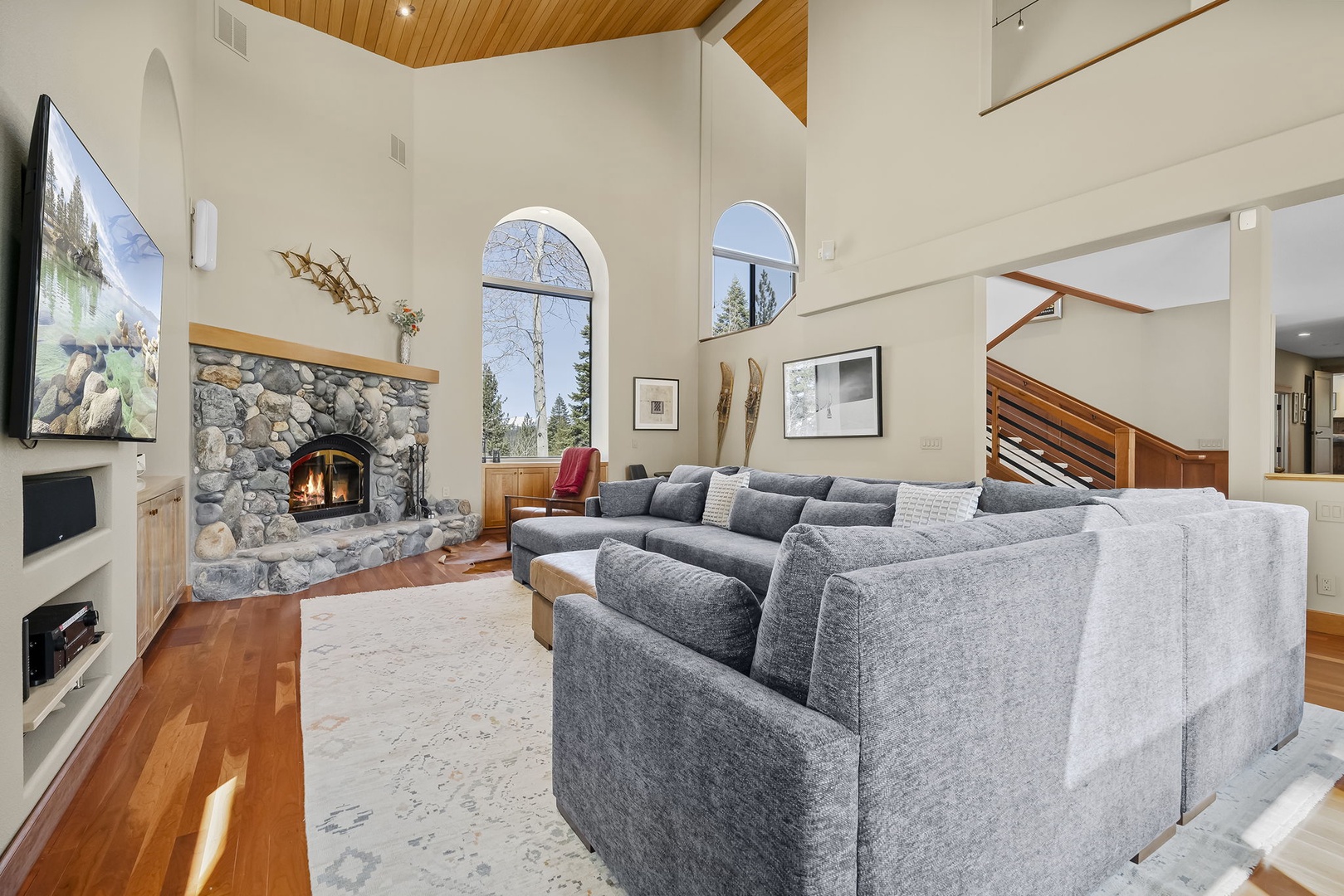 Living Room: Hilltop Manor in Tahoe Donner
