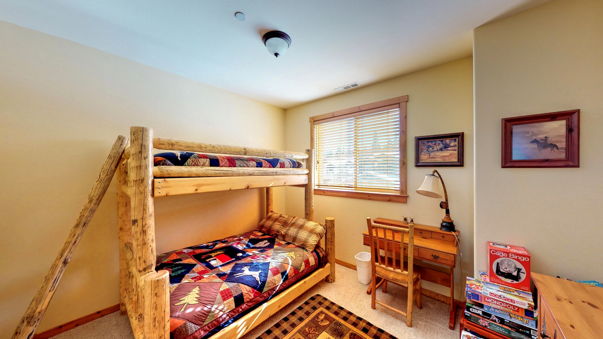 Bedroom with bunkbeds: Truckee Cinnabar Vacation Retreat