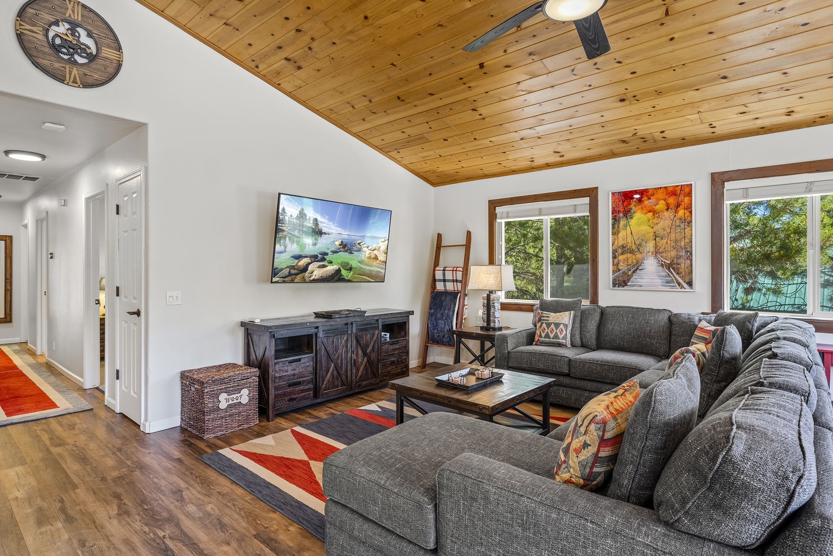 Tv room: Mountain Relaxation Haven