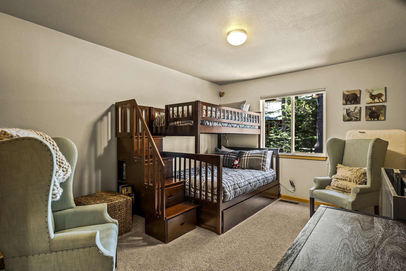 Bunk room: 
Sun Valley Mountain Escape