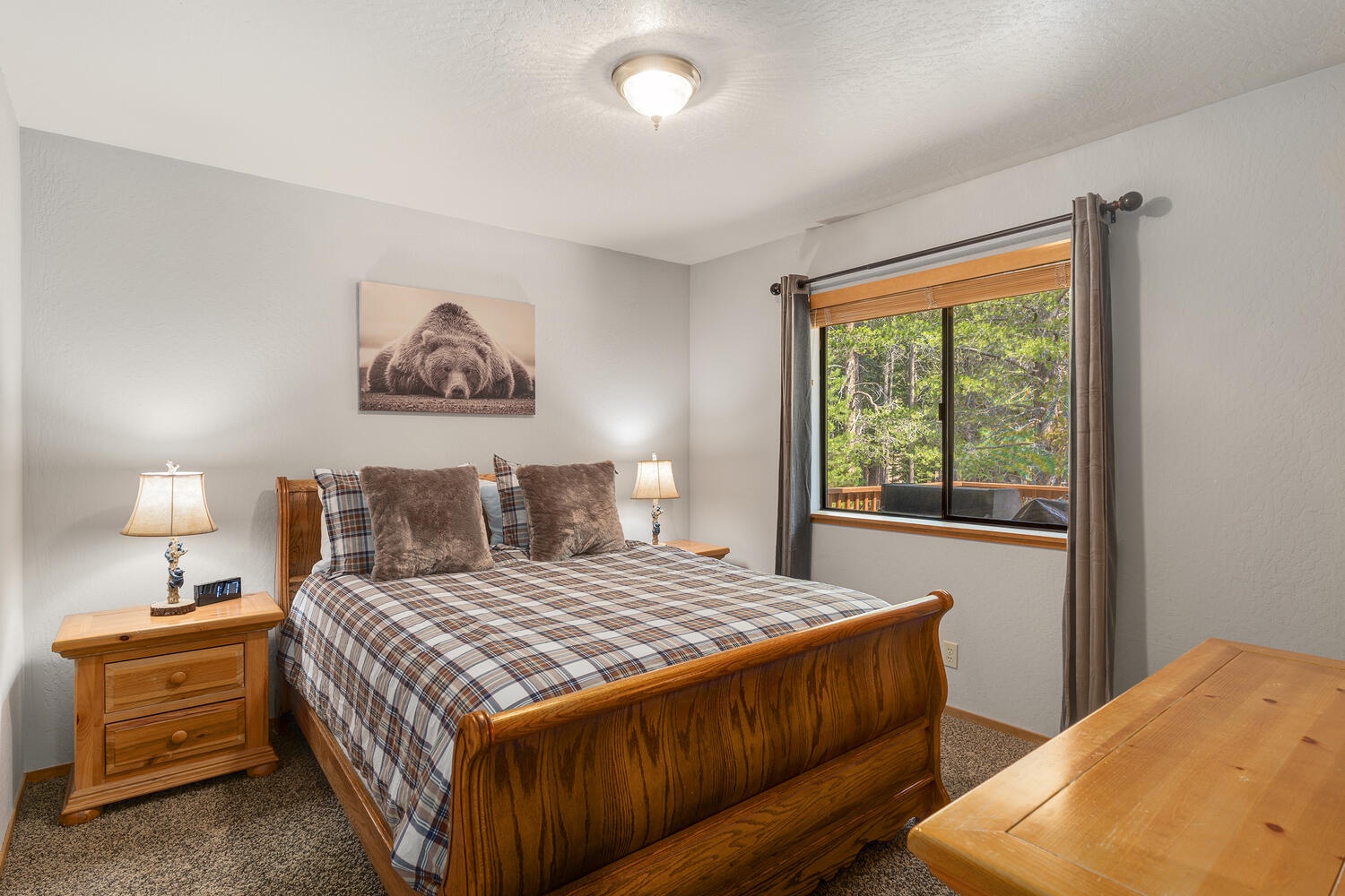 Guest Bedroom: Pinecone Lodge with Private Hot tub