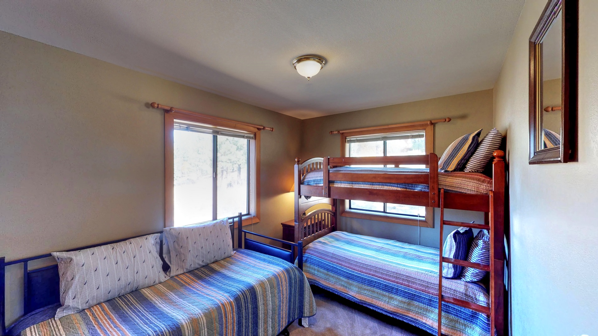 3rd Bedroom with Pullout Bed and Twin bunk Beds: Wolfgang Vacation Cabin