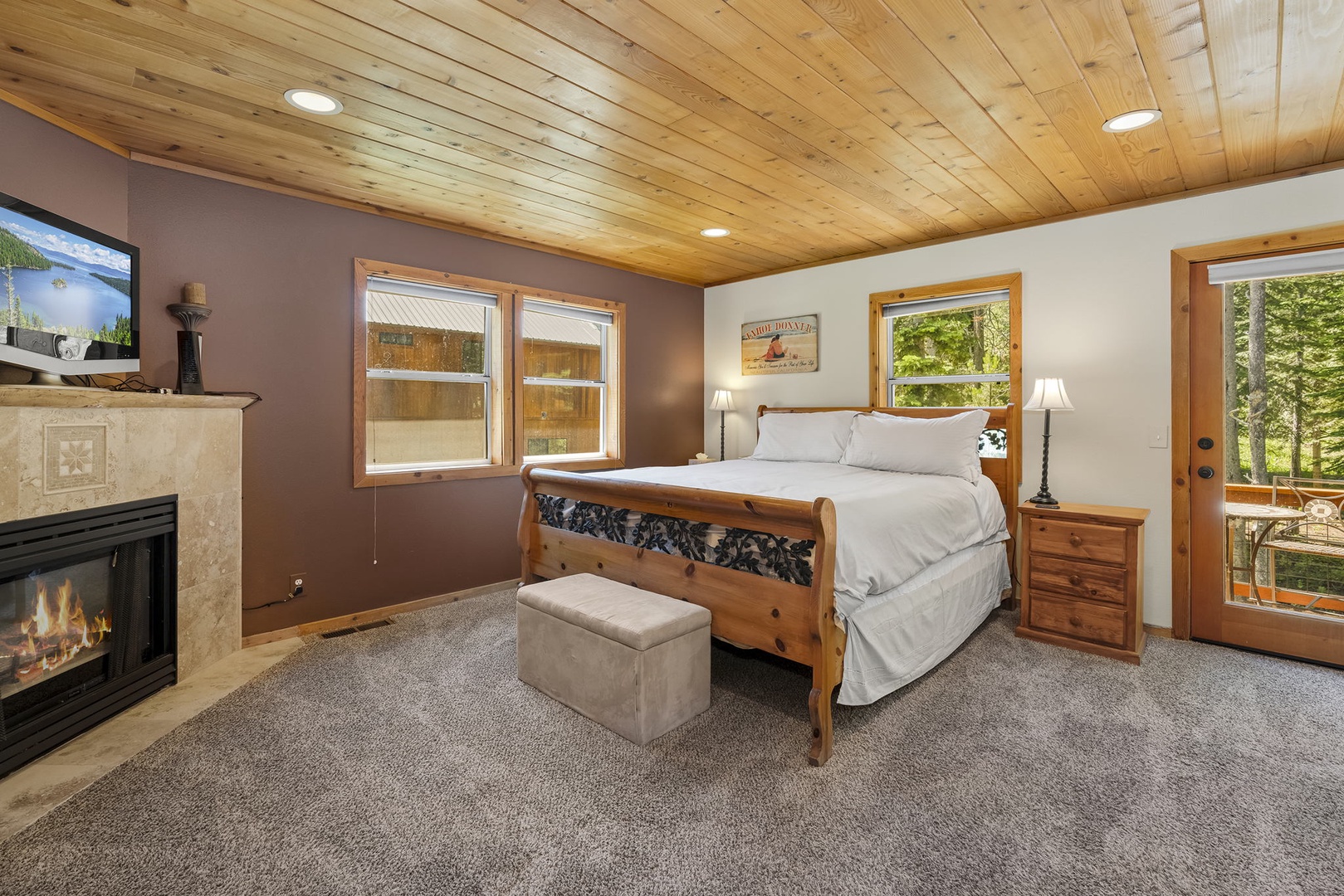 Master bedroom: Tahoe Donner Creek Side Retreat with Hot Tub