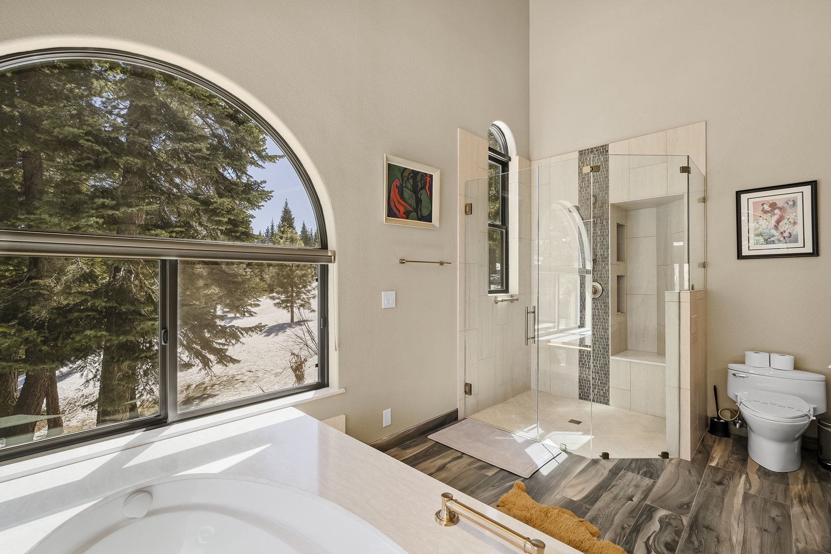 Bathroom: Hilltop Manor in Tahoe Donner