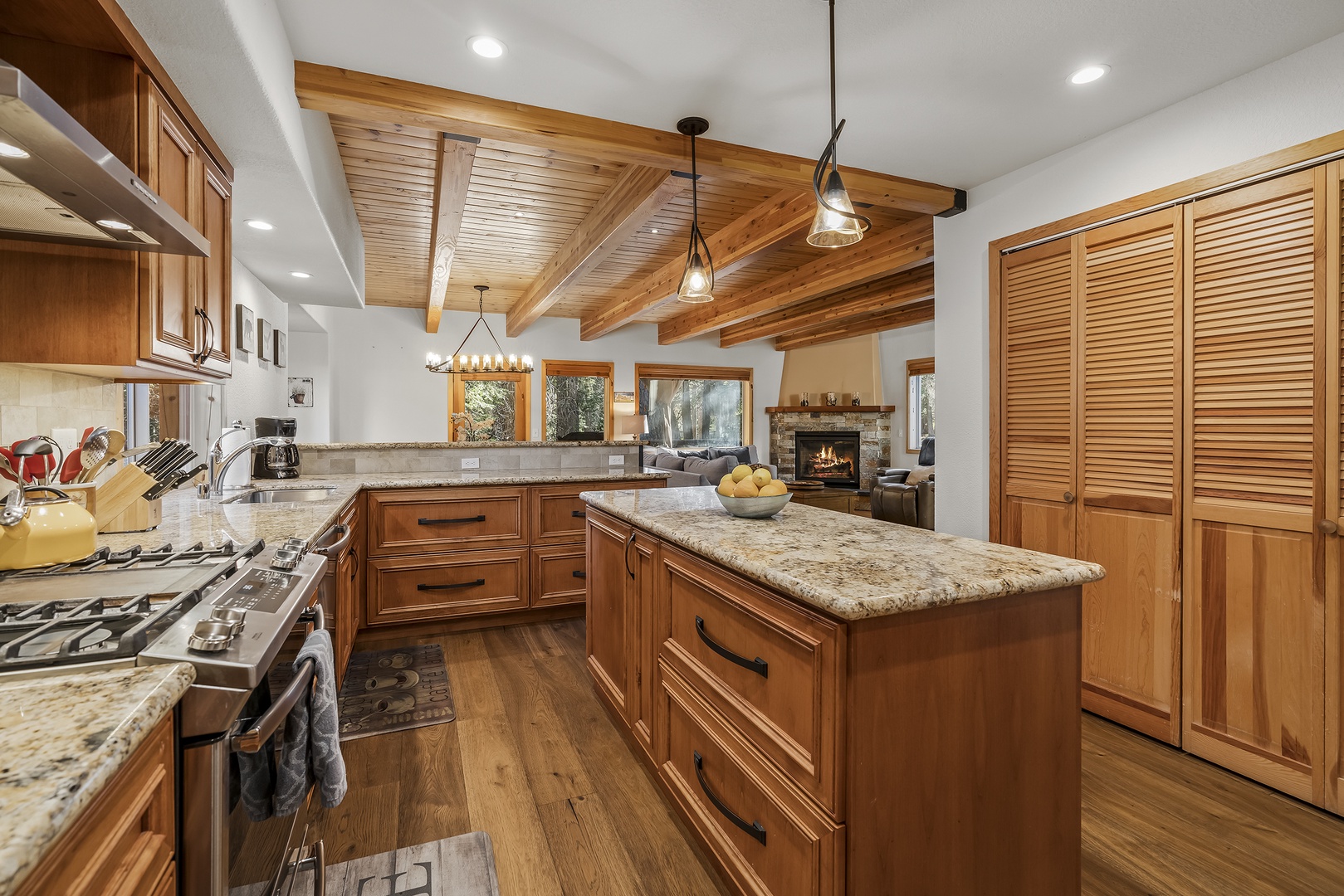 Kitchen With Island:  Quittin' Time Chalet