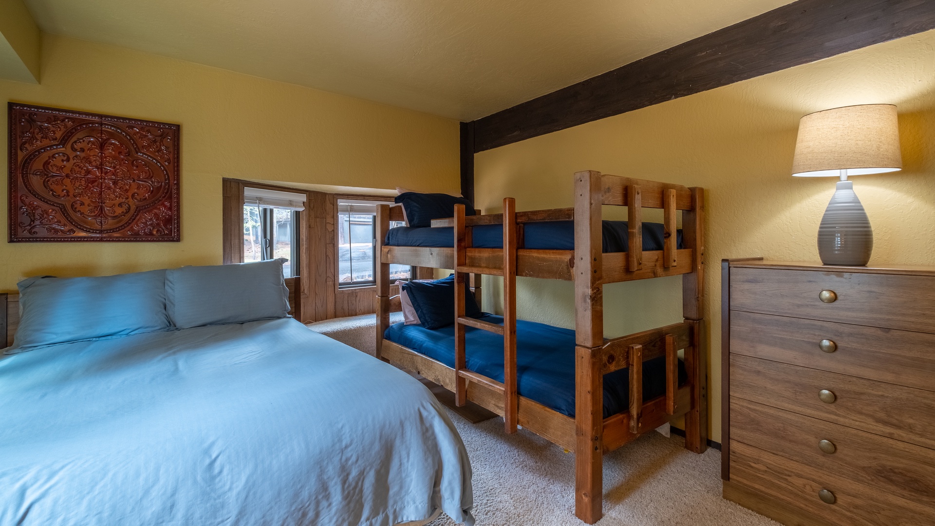 Shared Guest Room with Single Bunk Bed: Tahoe Donner Vacation Lodge