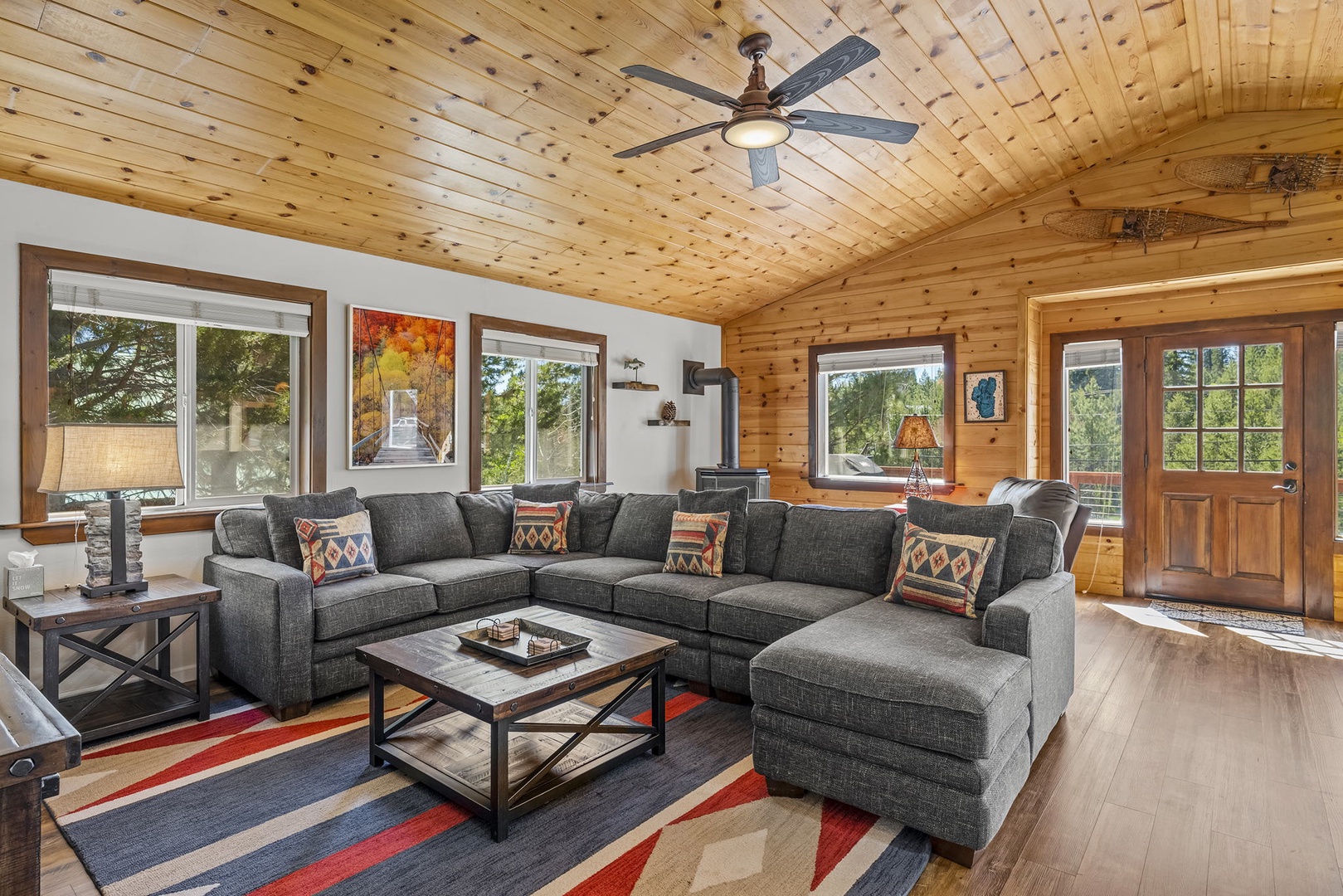 Living room: Mountain Relaxation Haven