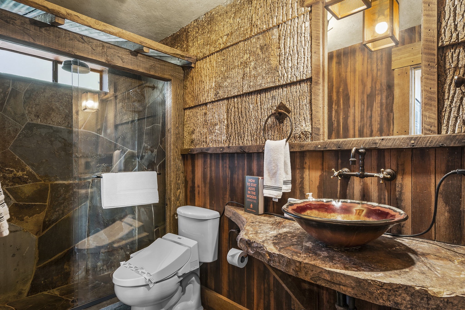 Master Bathroom: Lakeview Mountaintop Chateau
