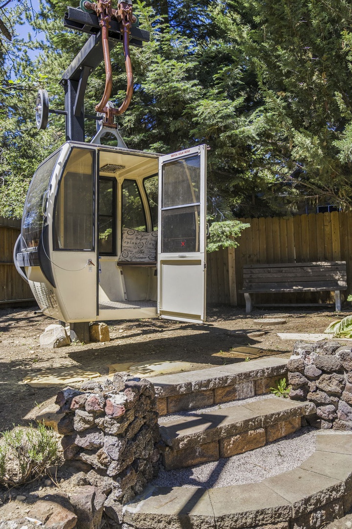Gateway Getaway Back Yard Gondola