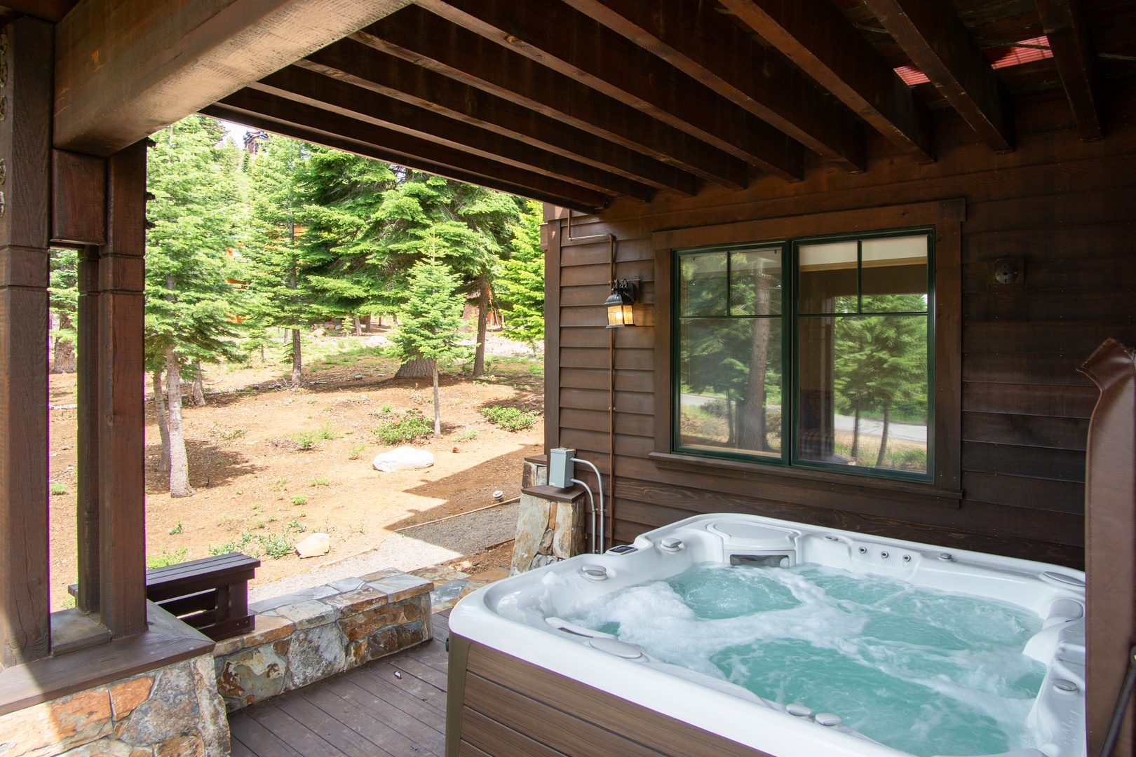 Exclusive Mountaintop Estate hot tub.