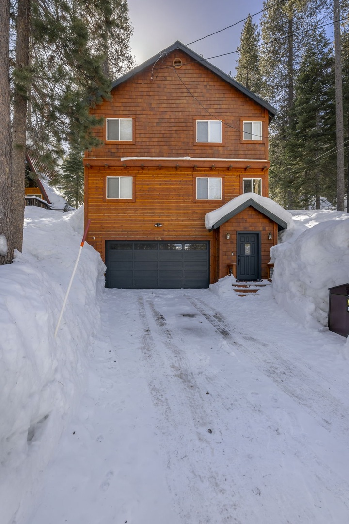 Street View:  Donner Lake Getaway W/Private Hot Tub