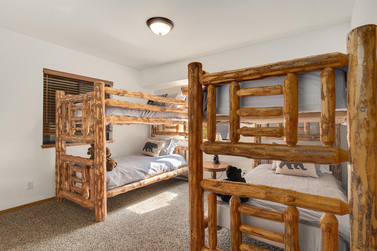 Downstairs Bunk Room: Pinecone Lodge with Private Hot tub