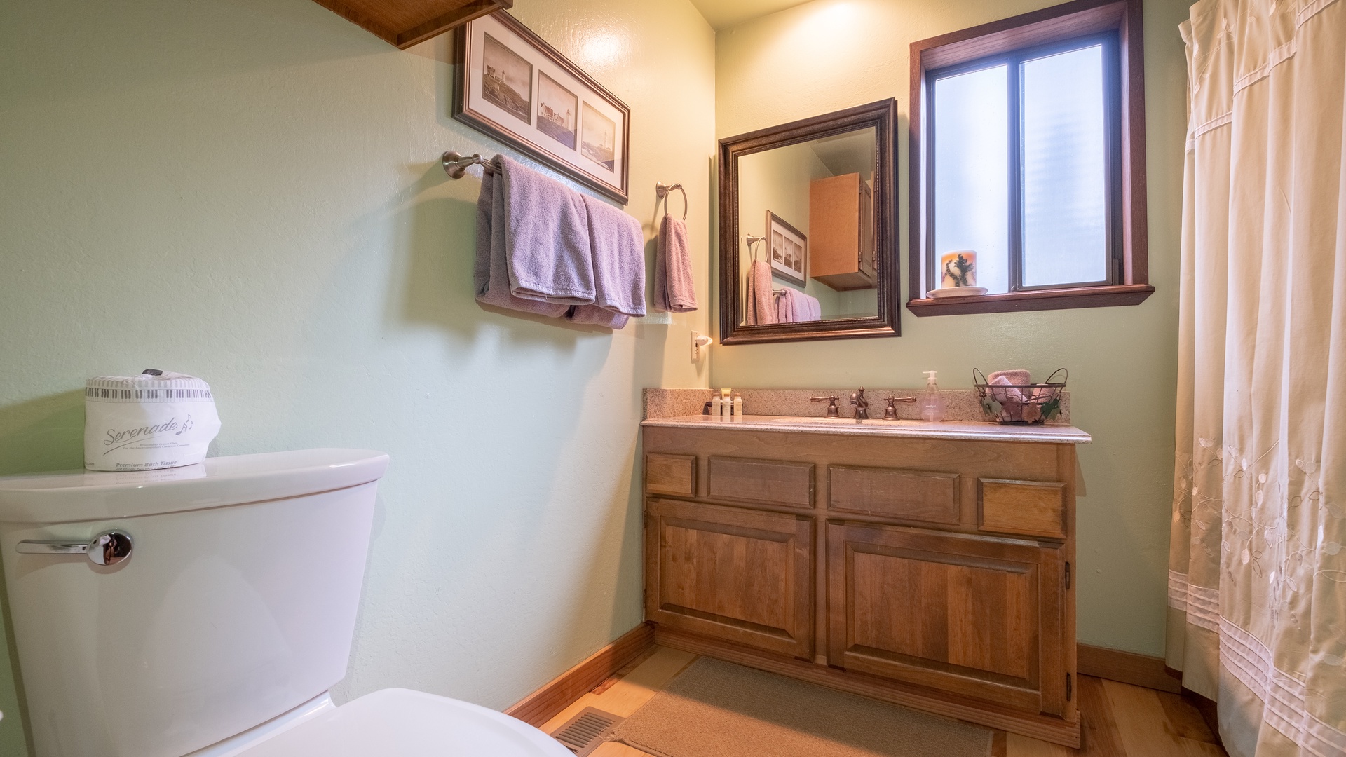 Master Bathroom: Tahoe Donner Vacation Lodge