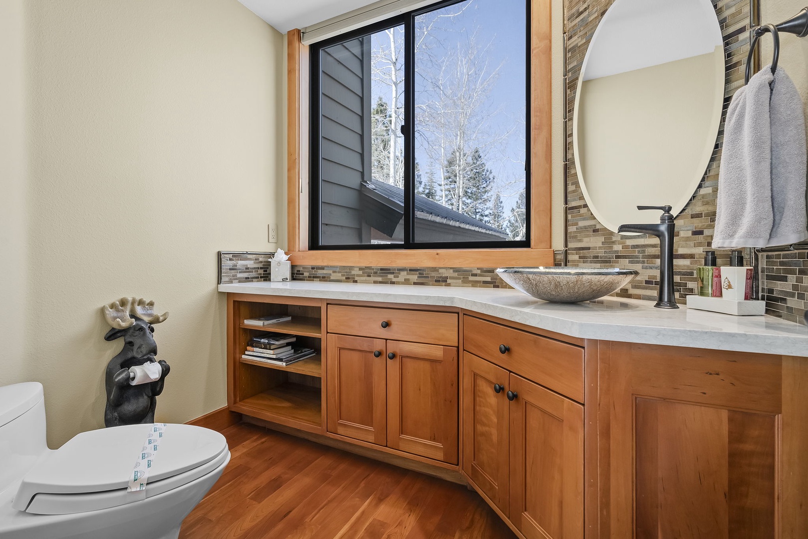 Bathroom: Hilltop Manor in Tahoe Donner
