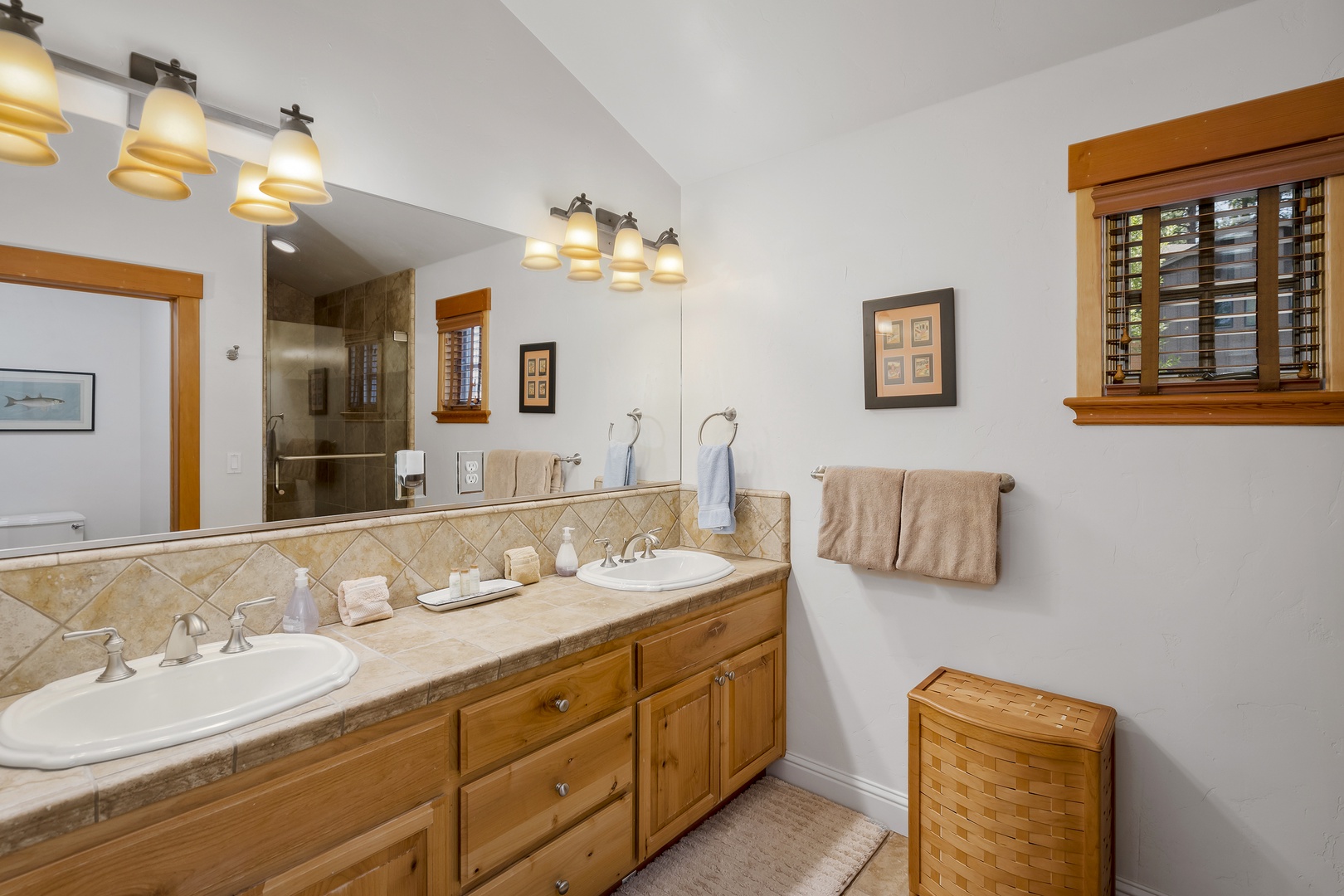 Master Bathroom: Pinyon Creek Upscale Vacation Retreat