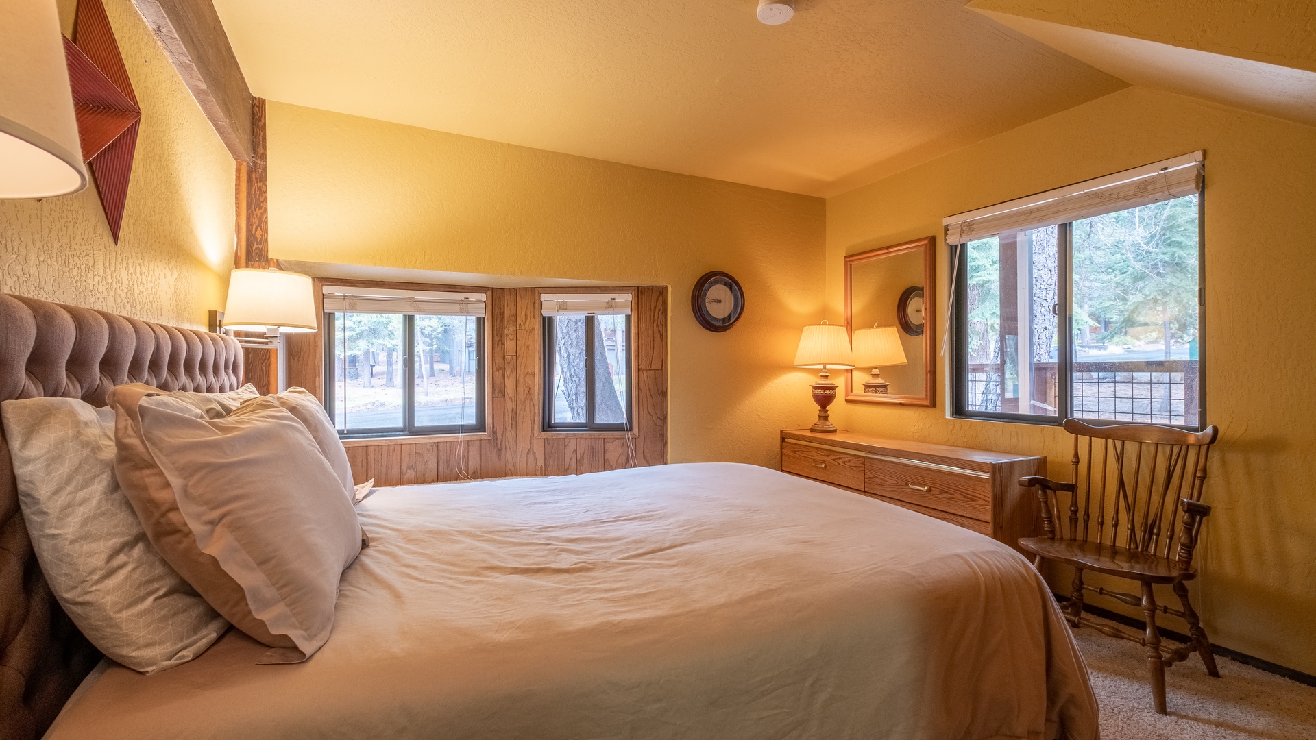 Guest Bedroom: Tahoe Donner Vacation Lodge