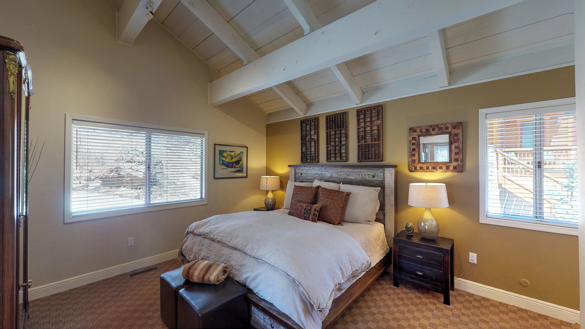 Bedroom with two nightstands: Eagle's Nest Lodge