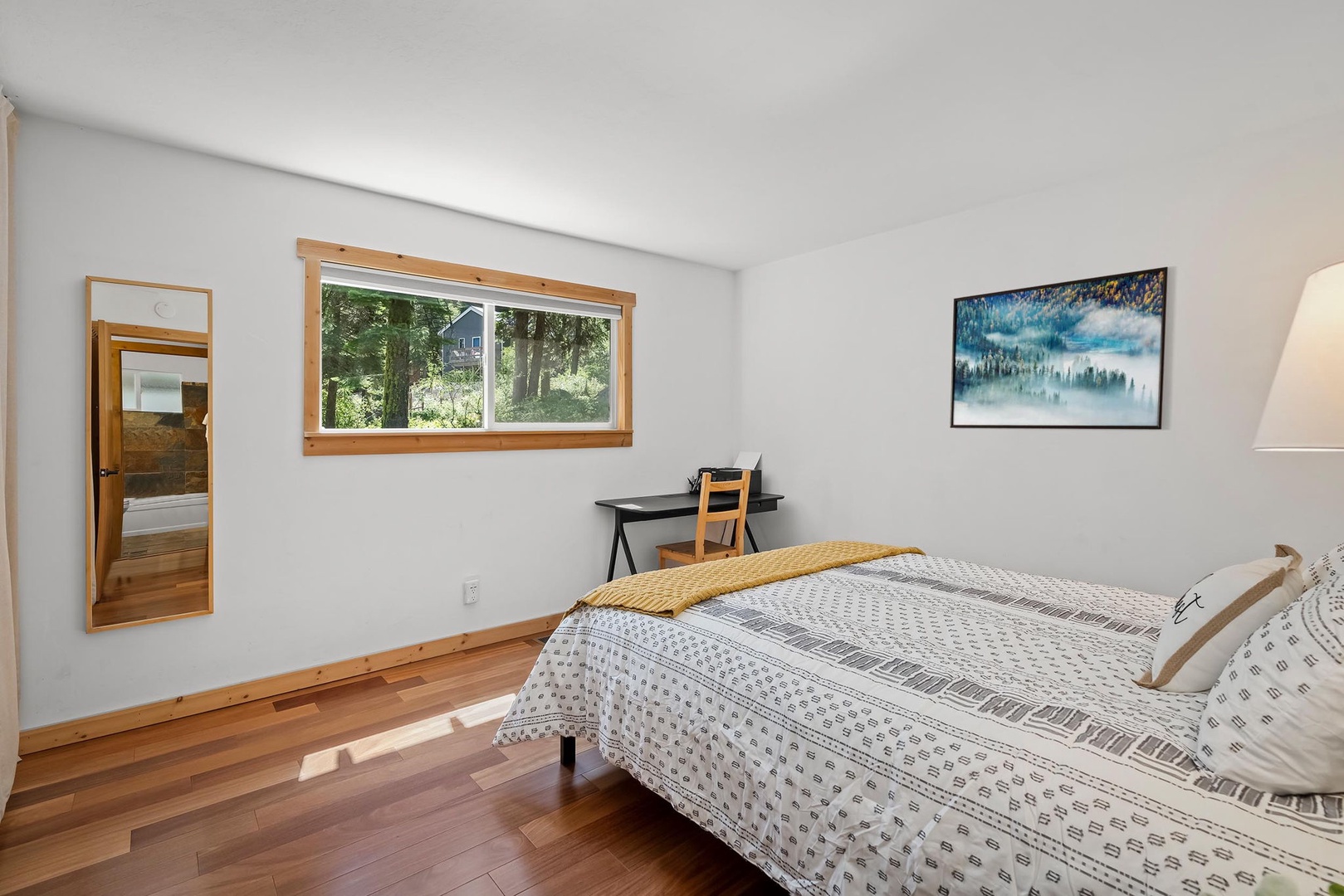 Bedroom 1, 1 Queen, Sleeps 2