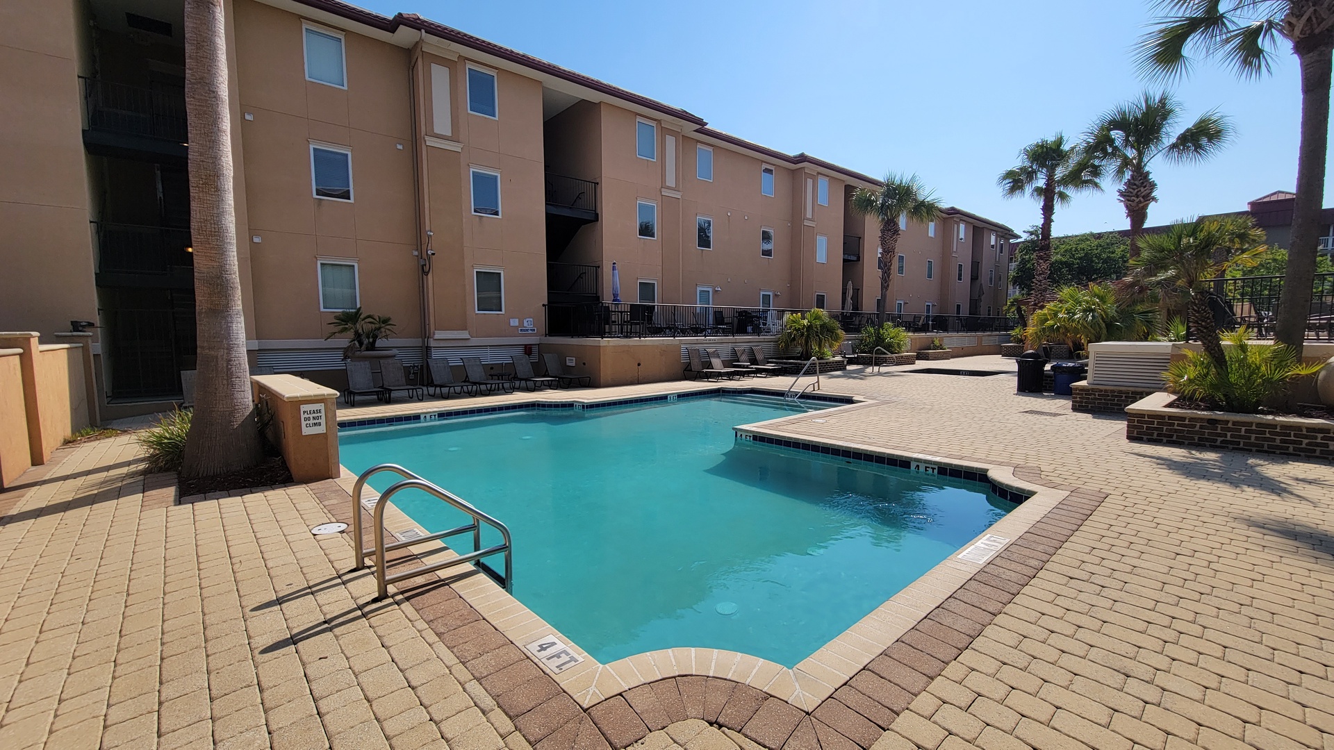 Brass_Rail_Villas_109