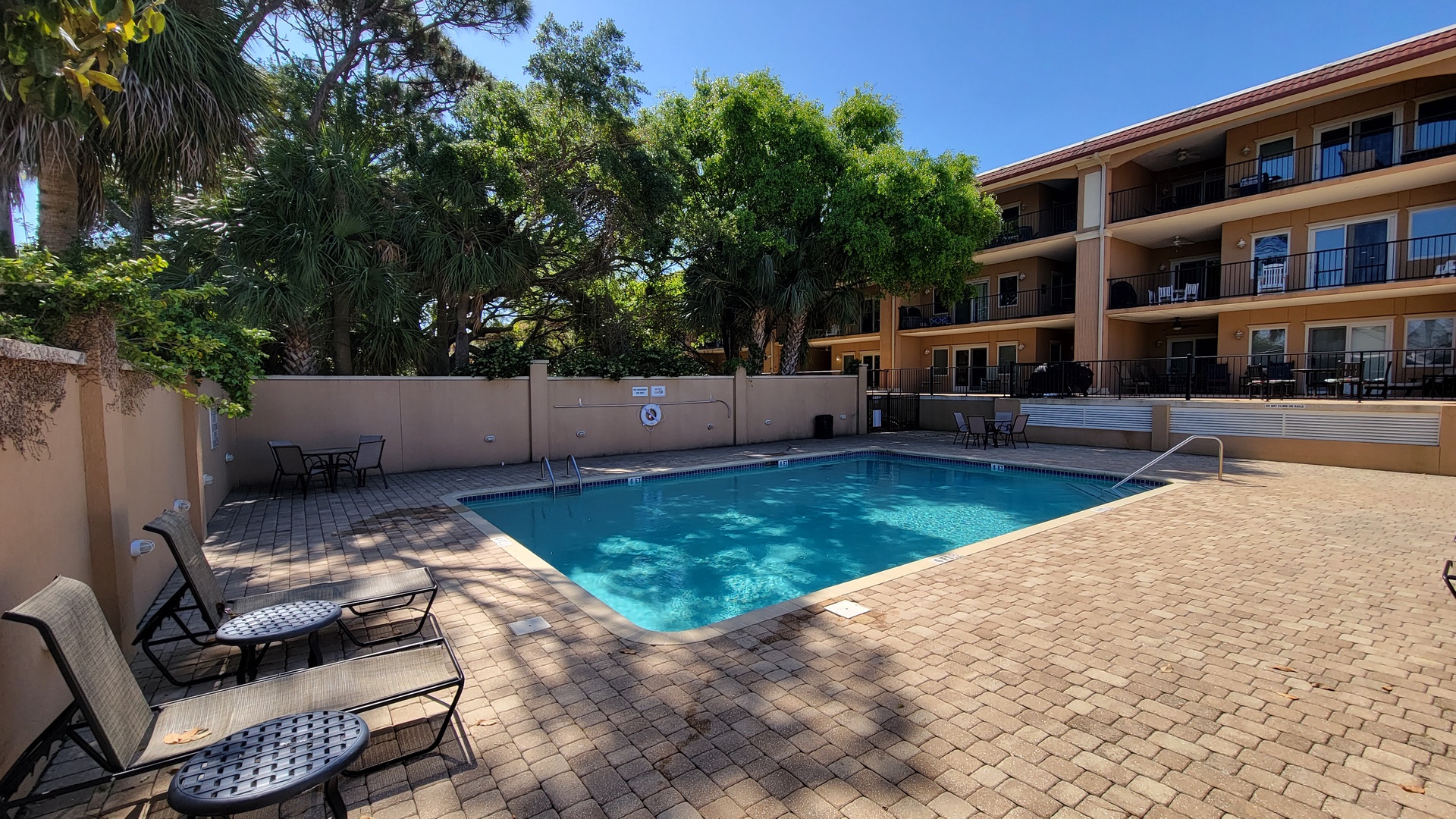 Brass_Rail_Villas_109