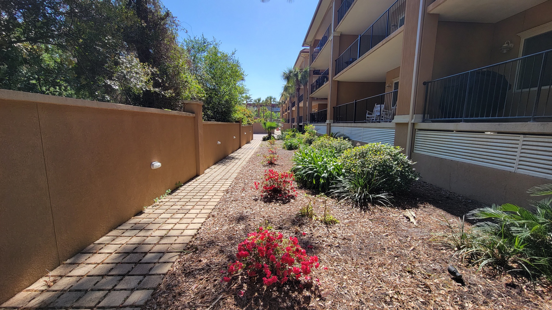 Brass_Rail_Villas_109