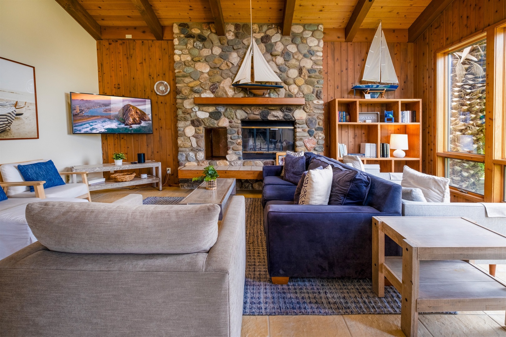 Comfortable seating and large flat screen tv in the living room