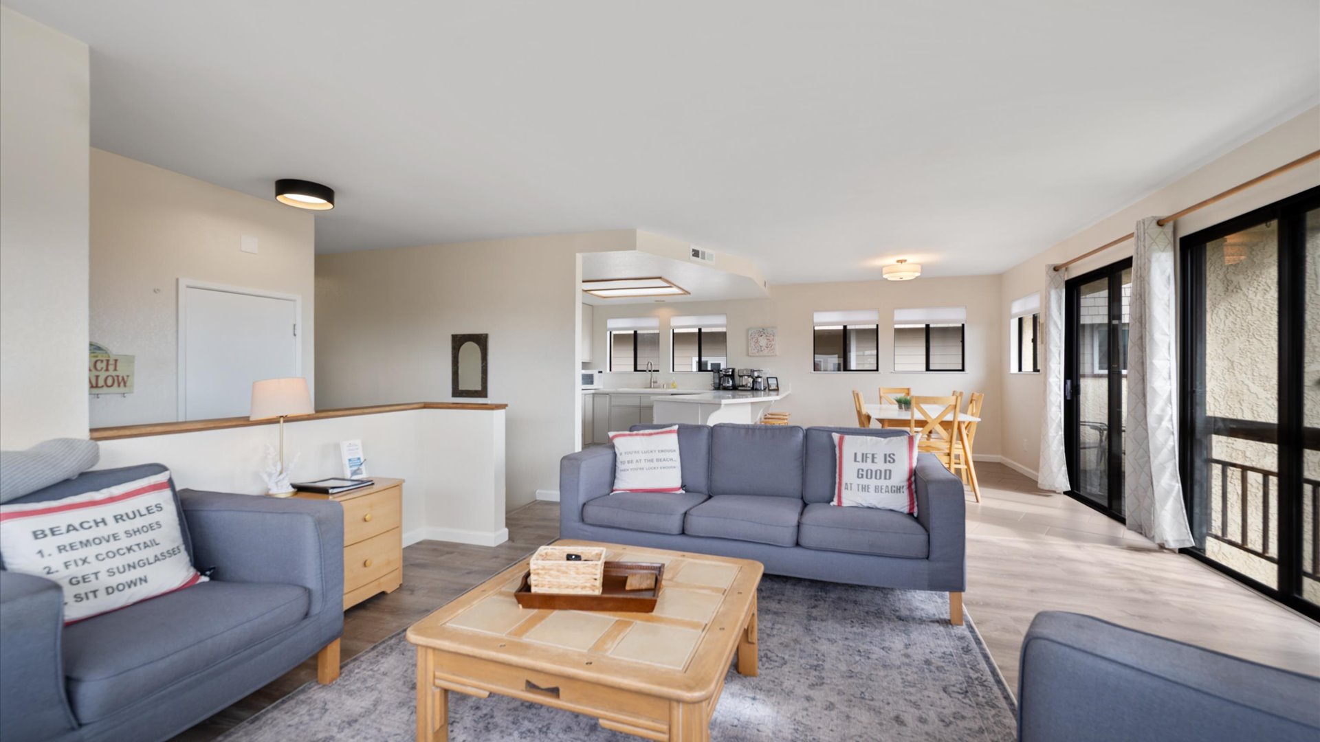 Open concept living space, perfect for groups to enjoy together