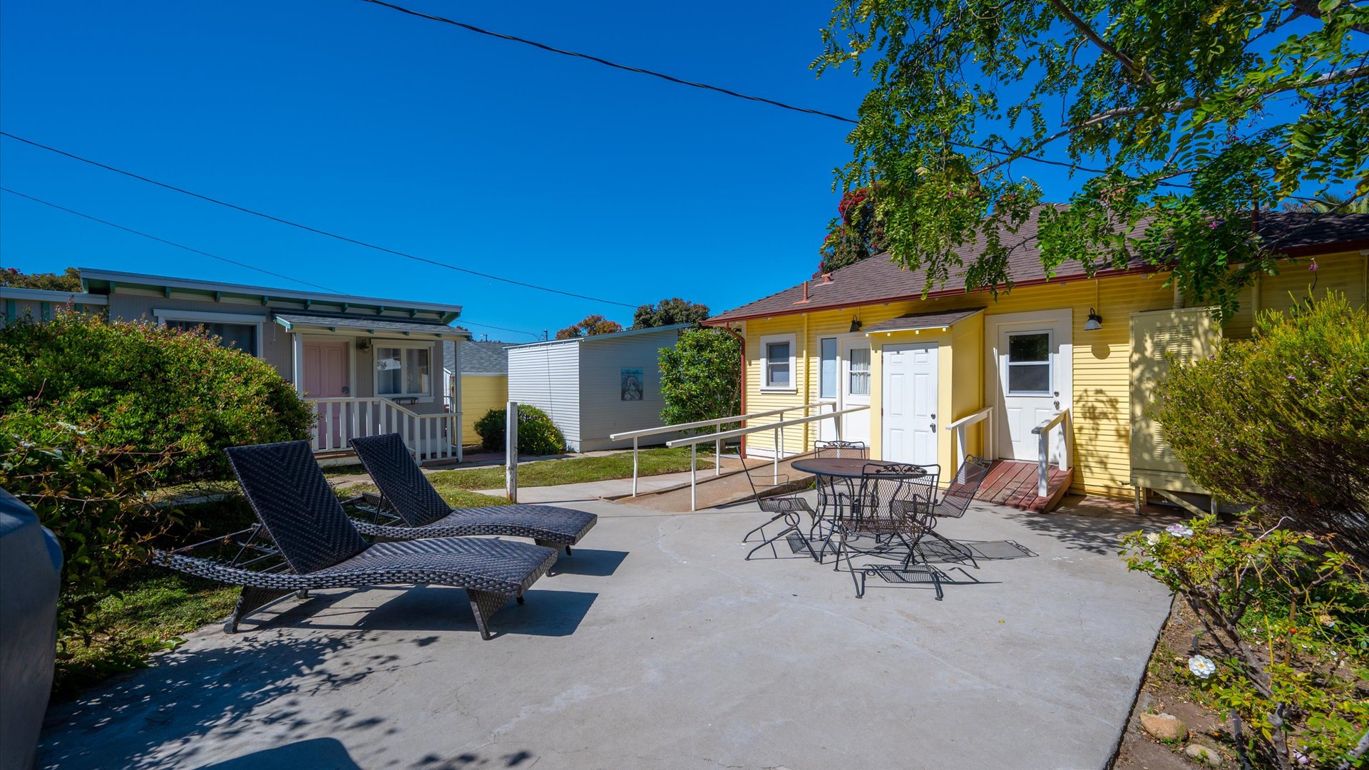 Additional patio seating and lounge chairs to enjoy