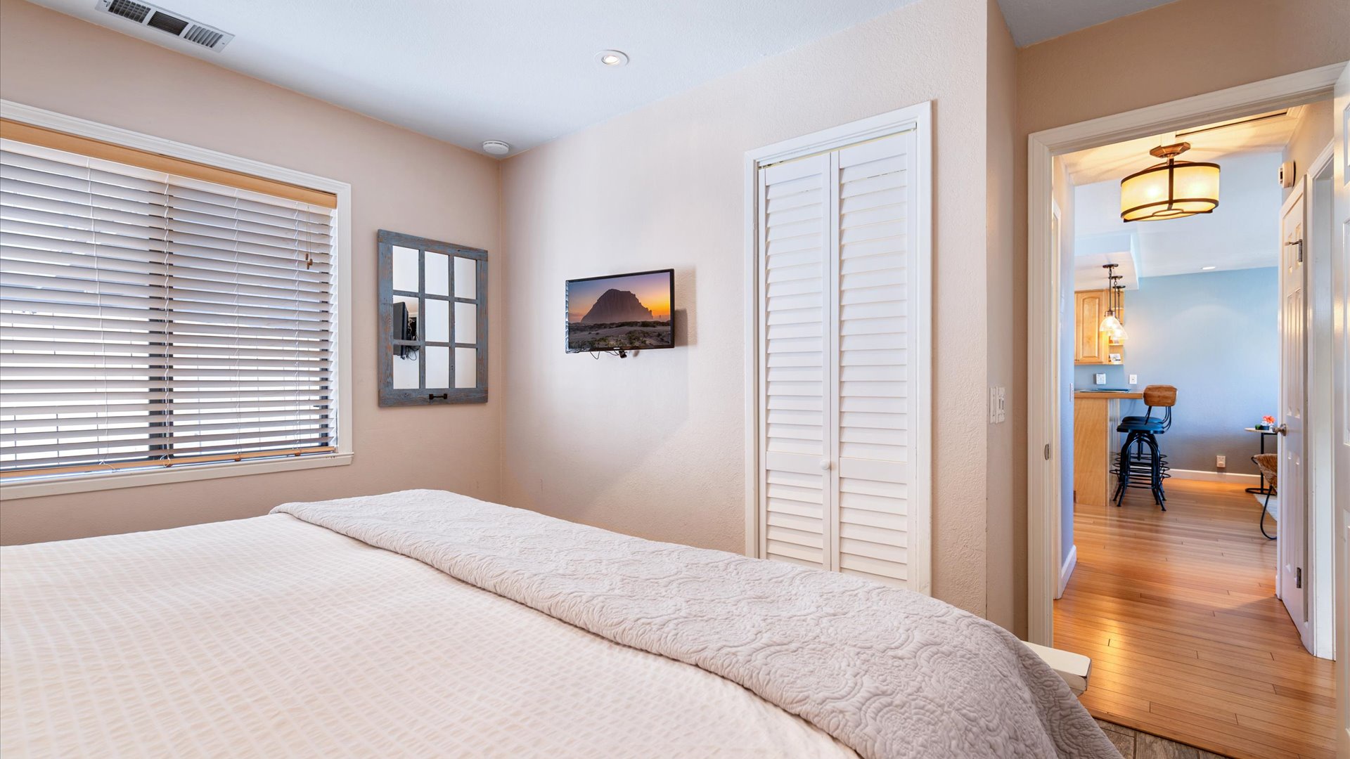Second bedroom also features a small flat screen tv