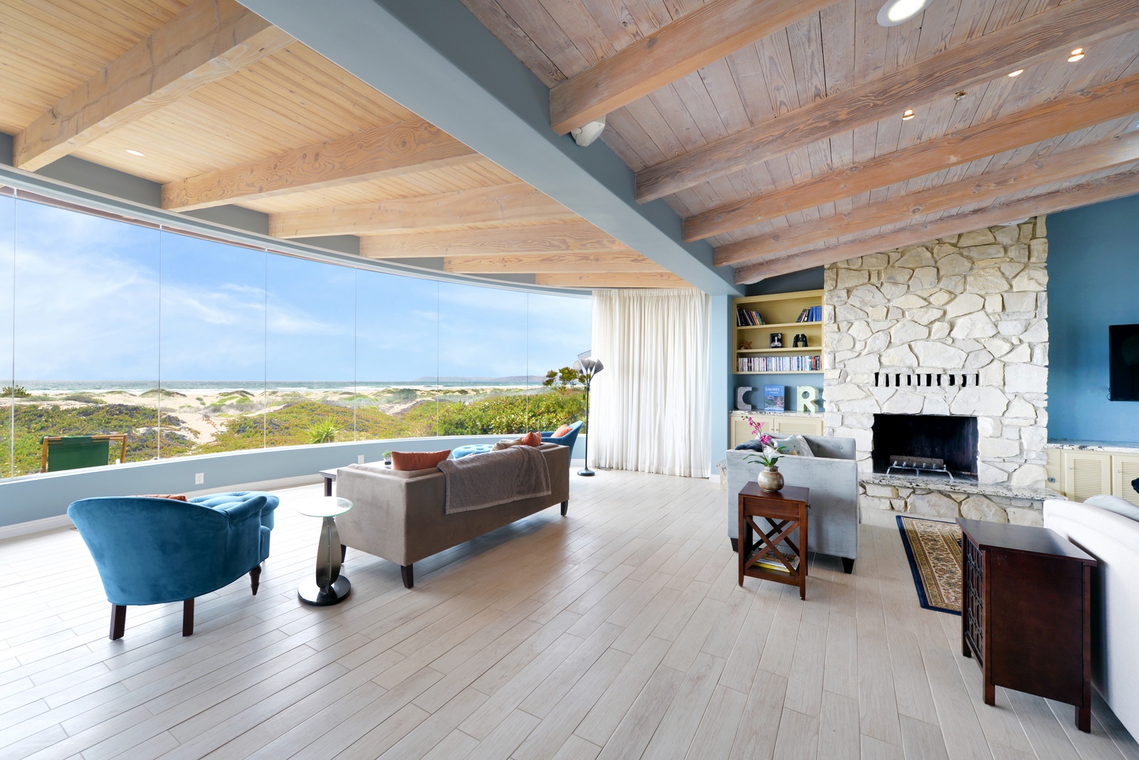 Some of the furnishings have been updated since this photo was taken