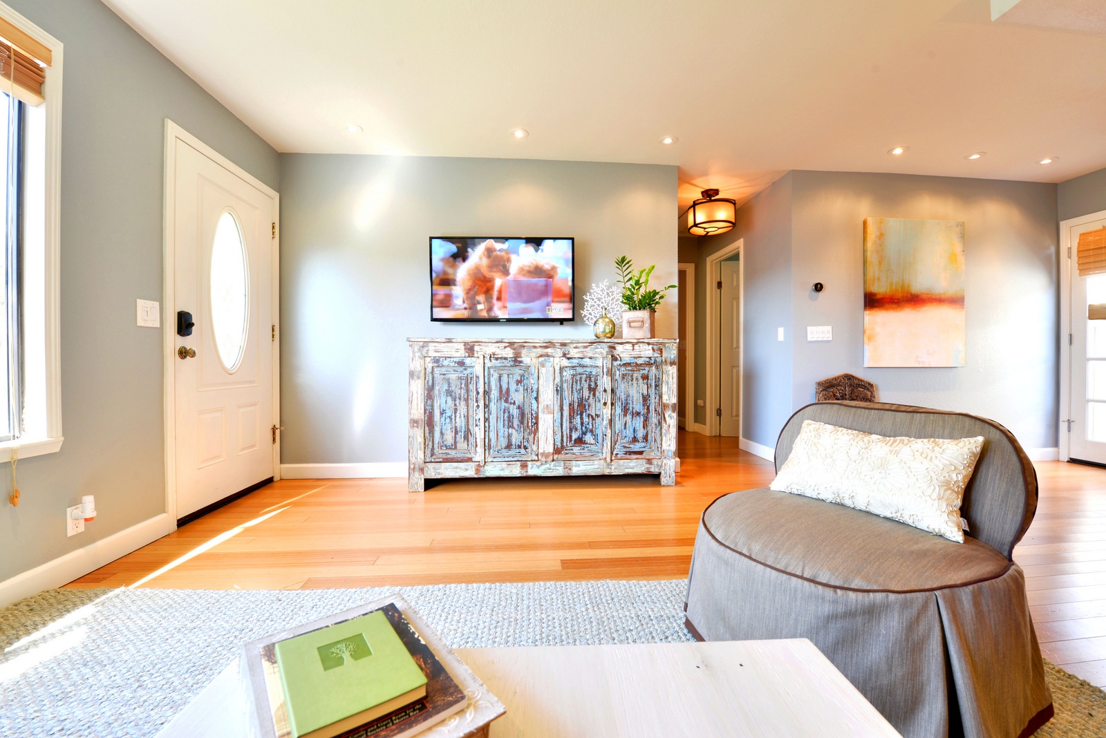 Living room has a large flat screen tv with DVD player.  High speed wi-fi is included.